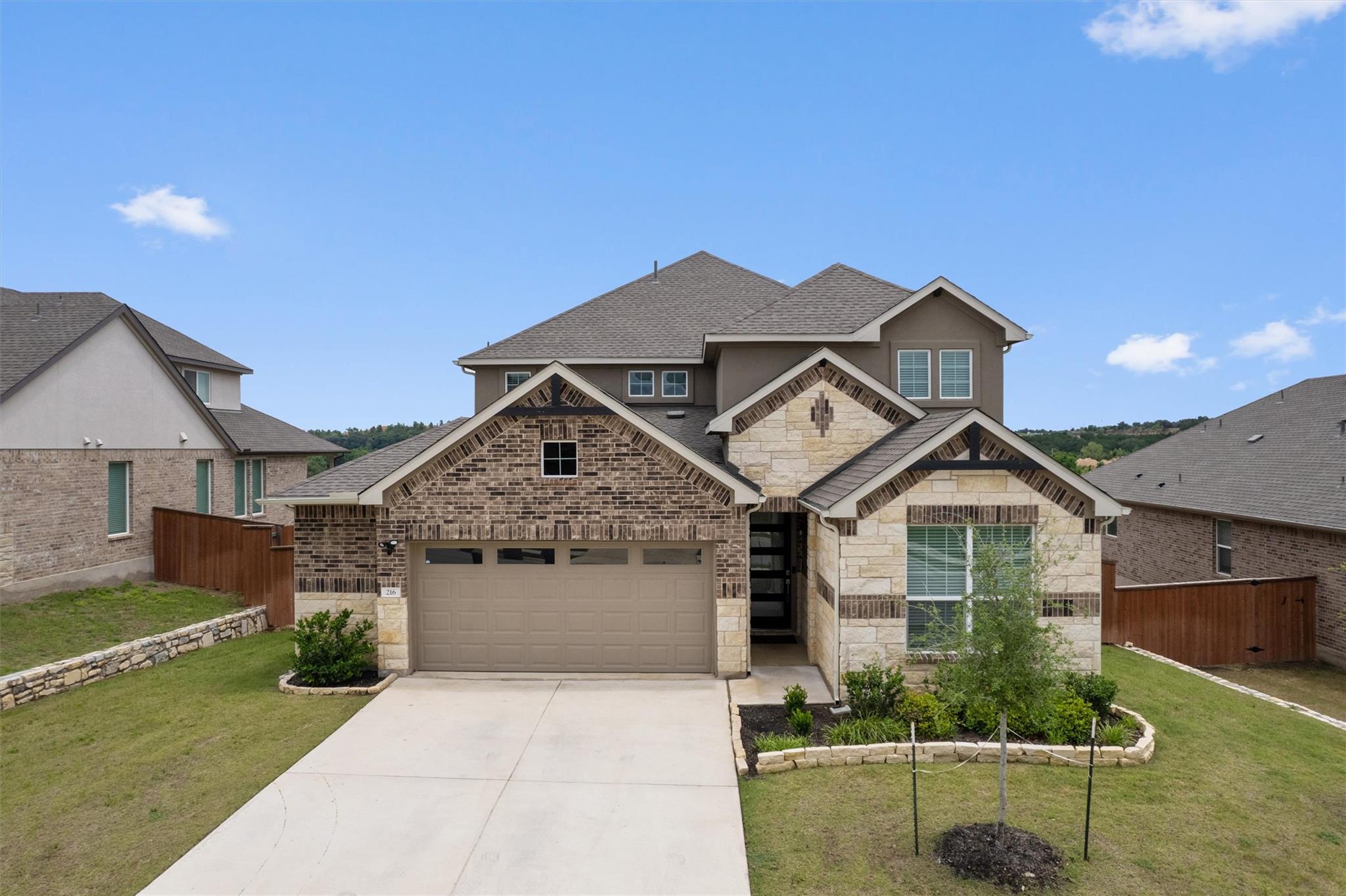 Foto del anuncio 1 de 216  Mystic Canyon Ln