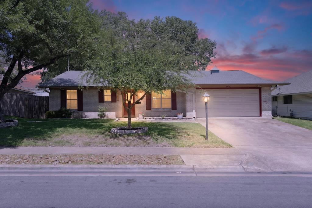 Listing photo 1 of 8602  Colonial Dr