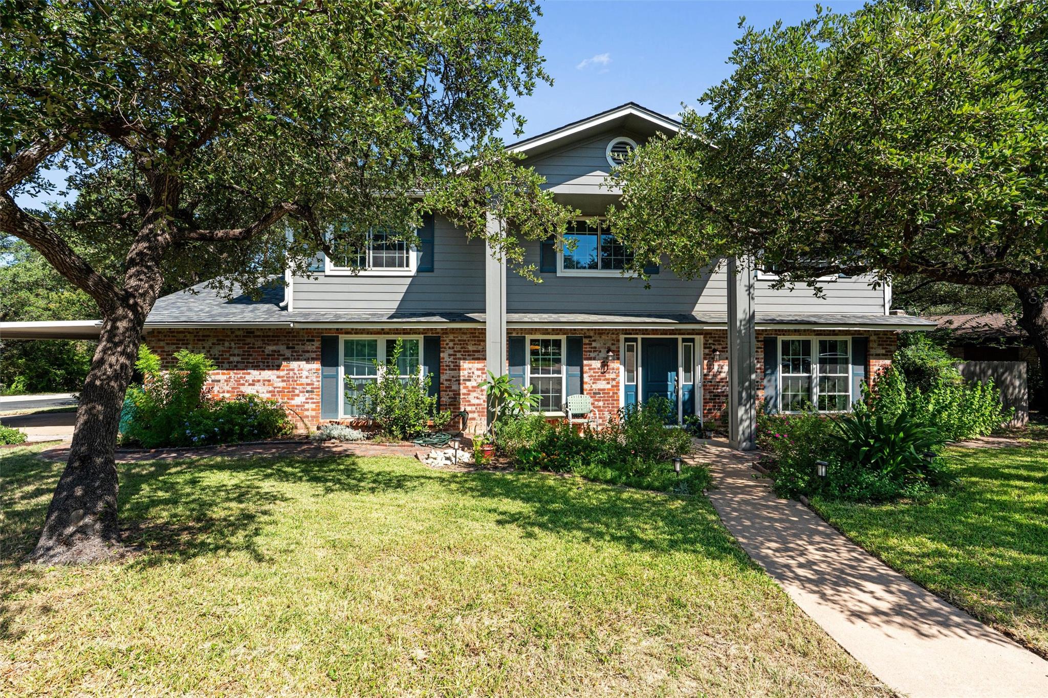 Listing photo 1 of 8300  Grayledge Dr