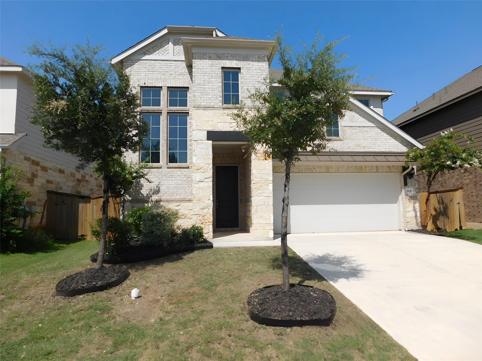 Listing photo 1 of 2121  WOODED RUN Trl