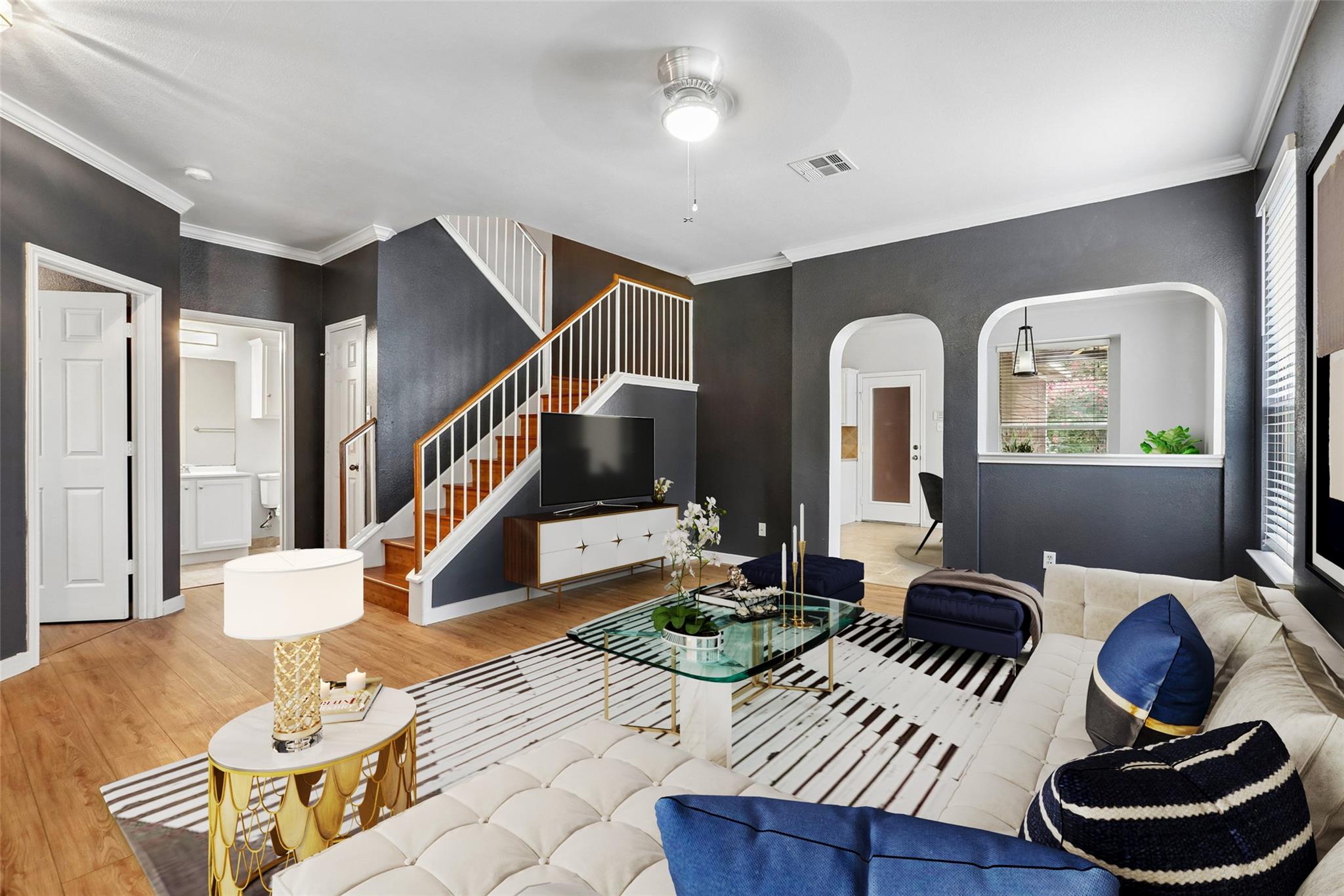 Listing photo 1 of 1001  Monadale Trl
