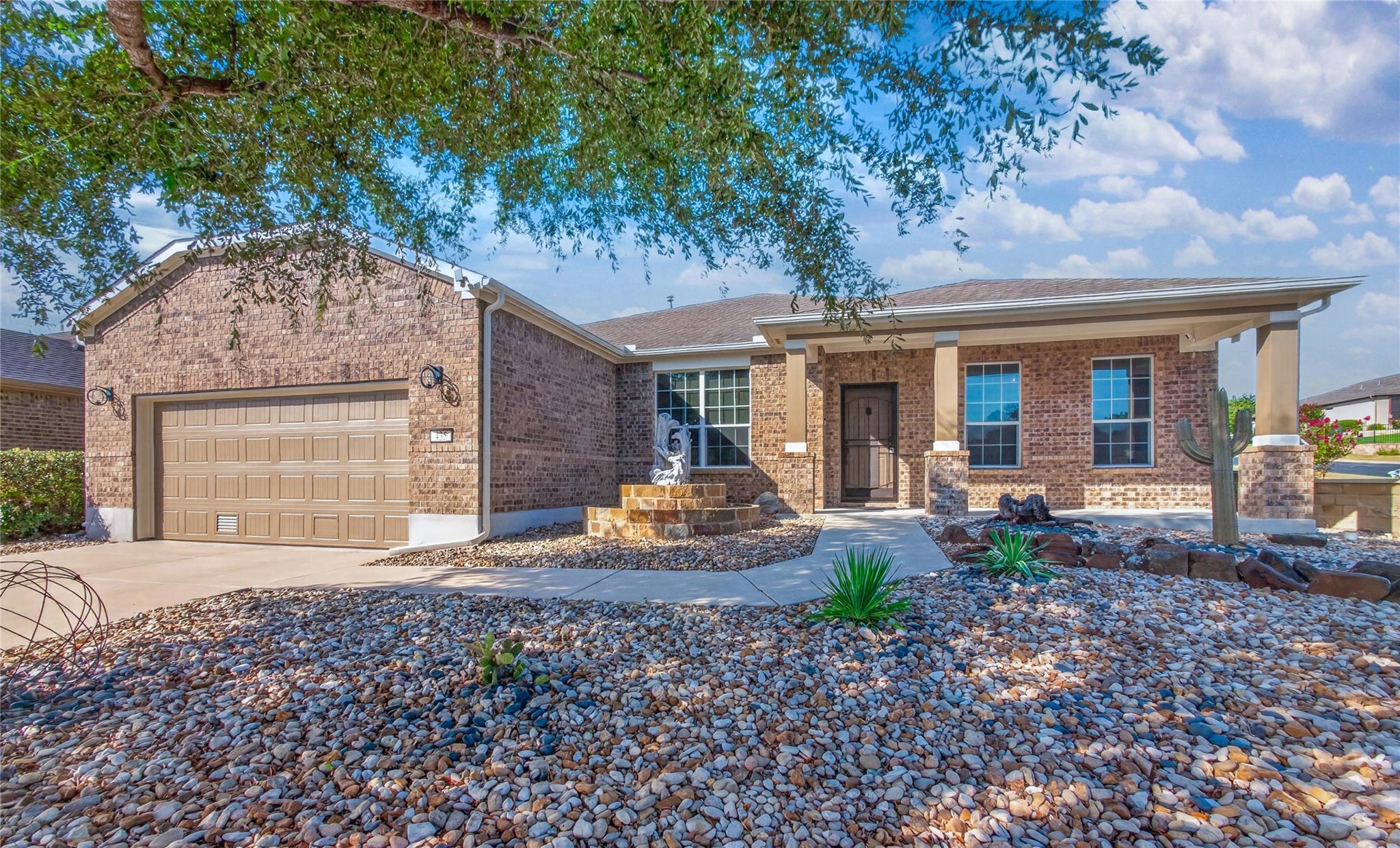 Listing photo 1 of 435  Davis Mountain Cir