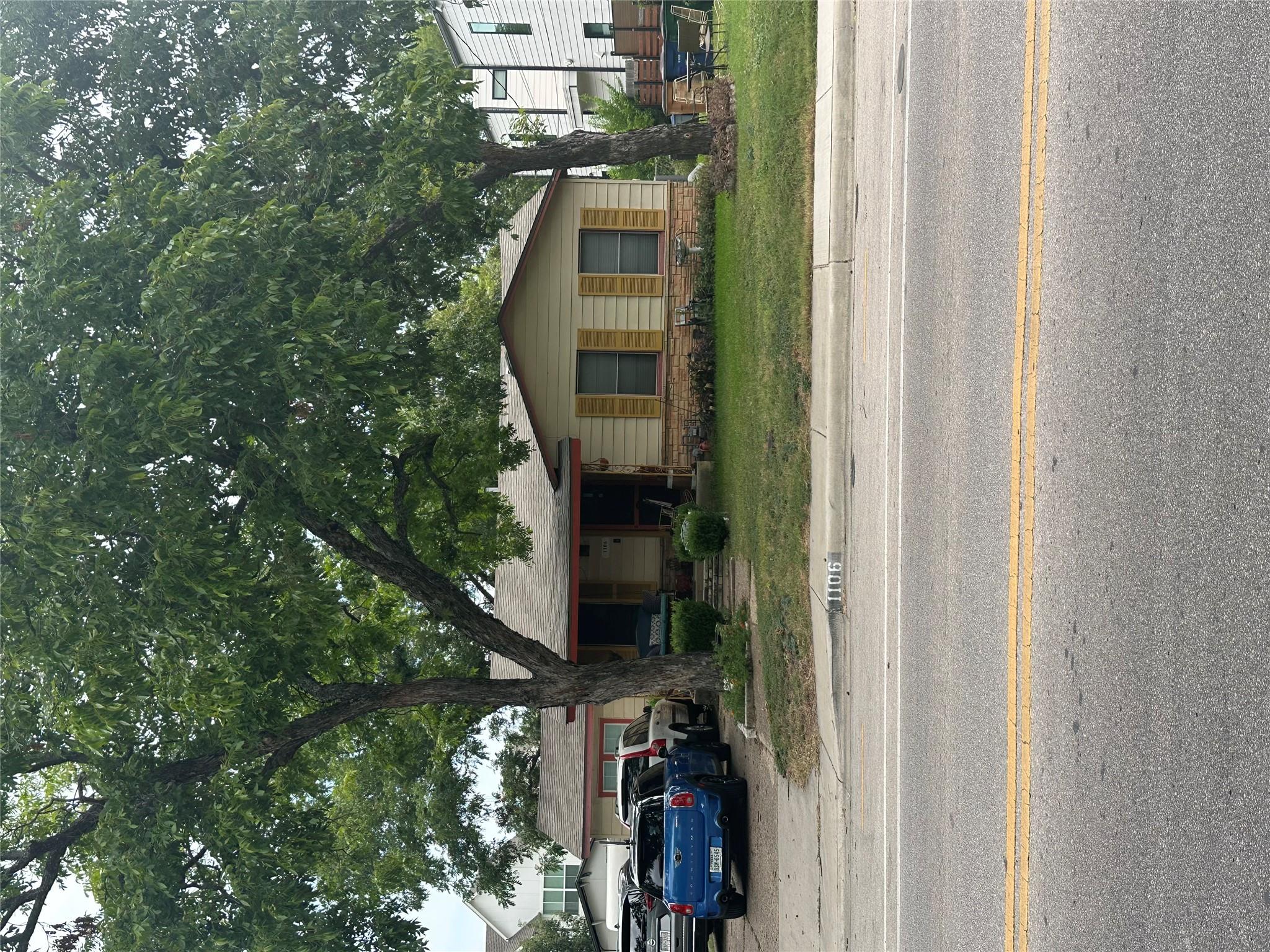 Listing photo 1 of 1106  Justin Ln