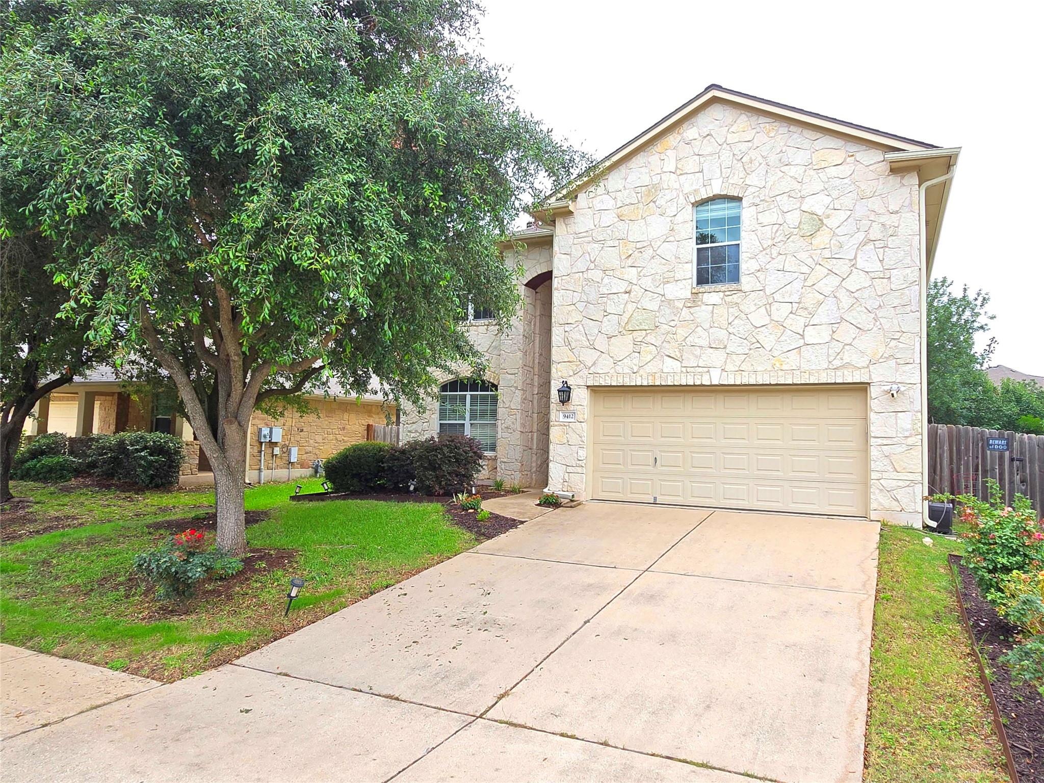 Listing photo 1 of 9412  Castle Pines Dr