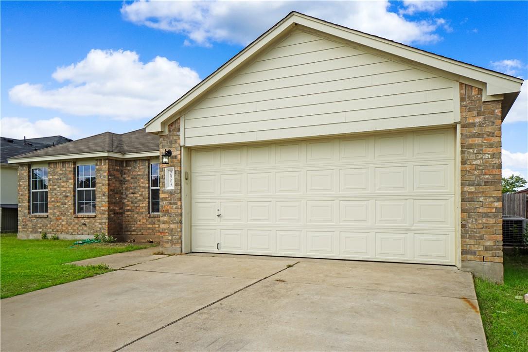 Listing photo 1 of 2903  Don Hill Ln