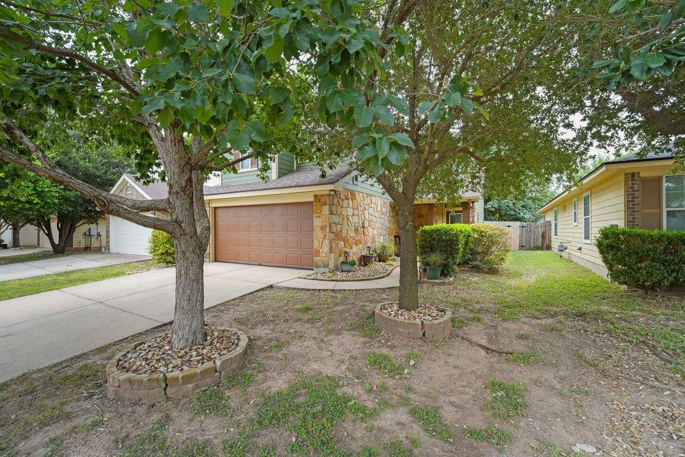 Listing photo 1 of 11917  Aitne Ln