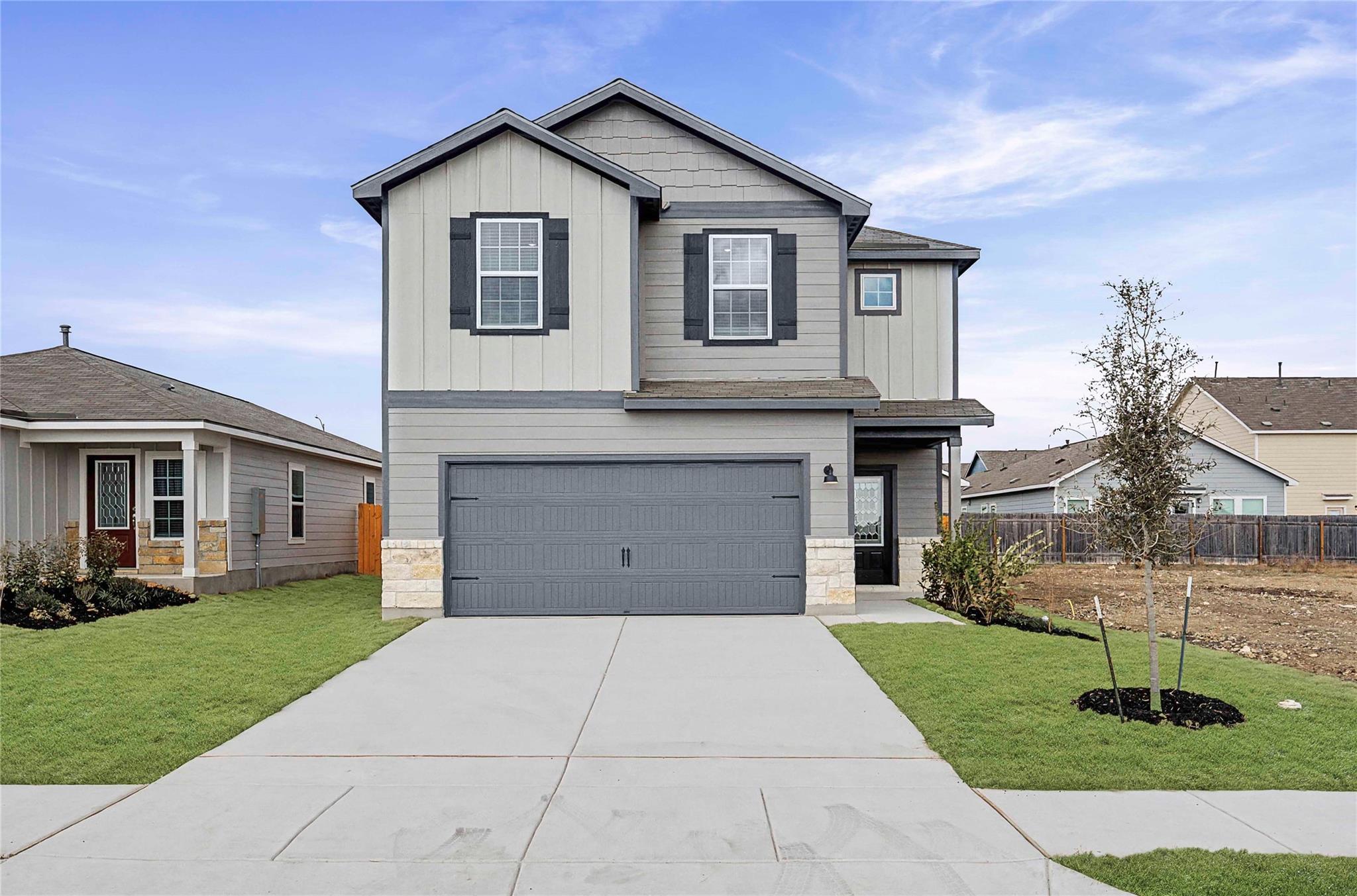 Listing photo 1 of 253  Fairlawn Way