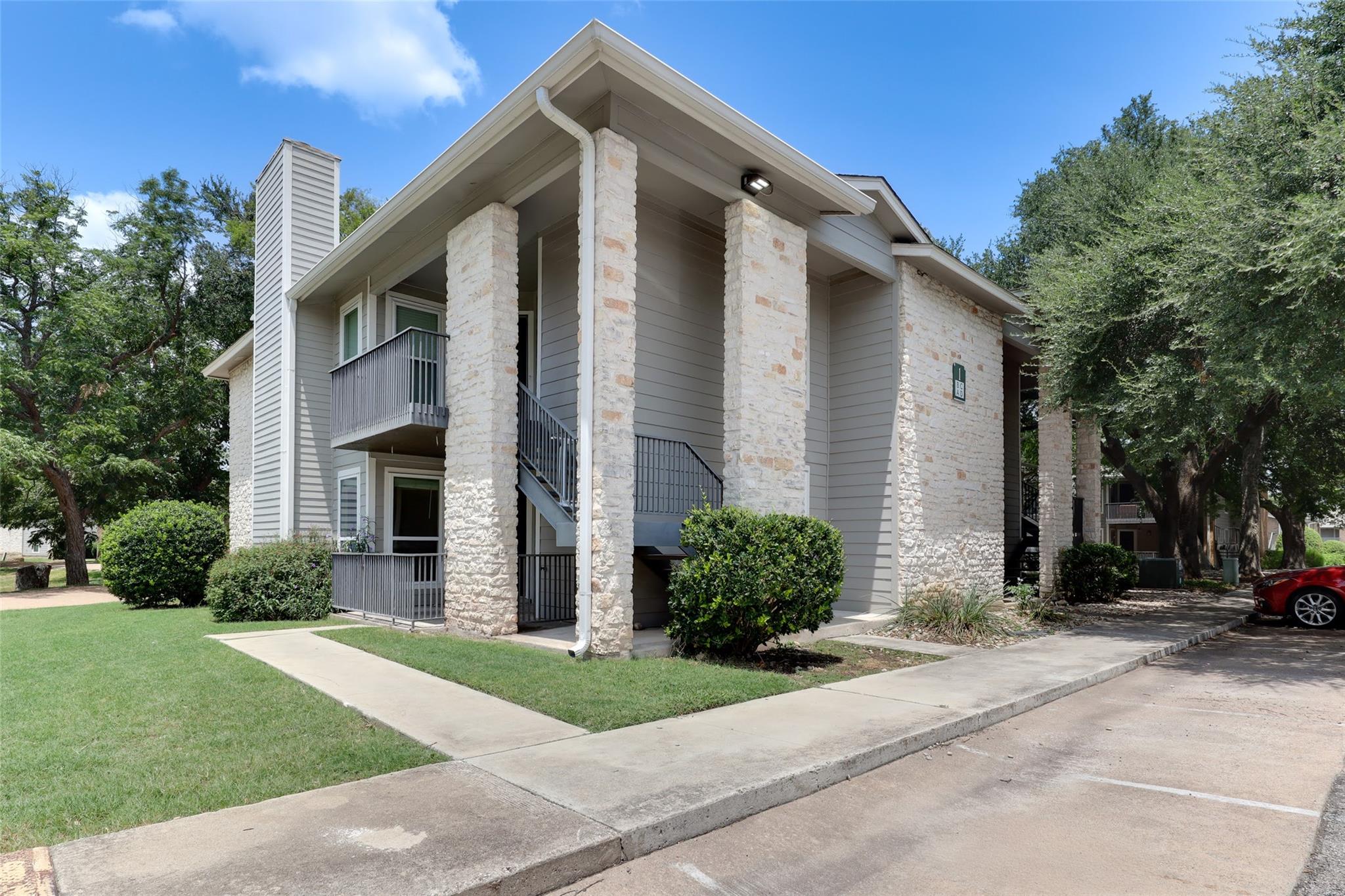 Listing photo 1 of 10616  Mellow Meadows Dr  #1a