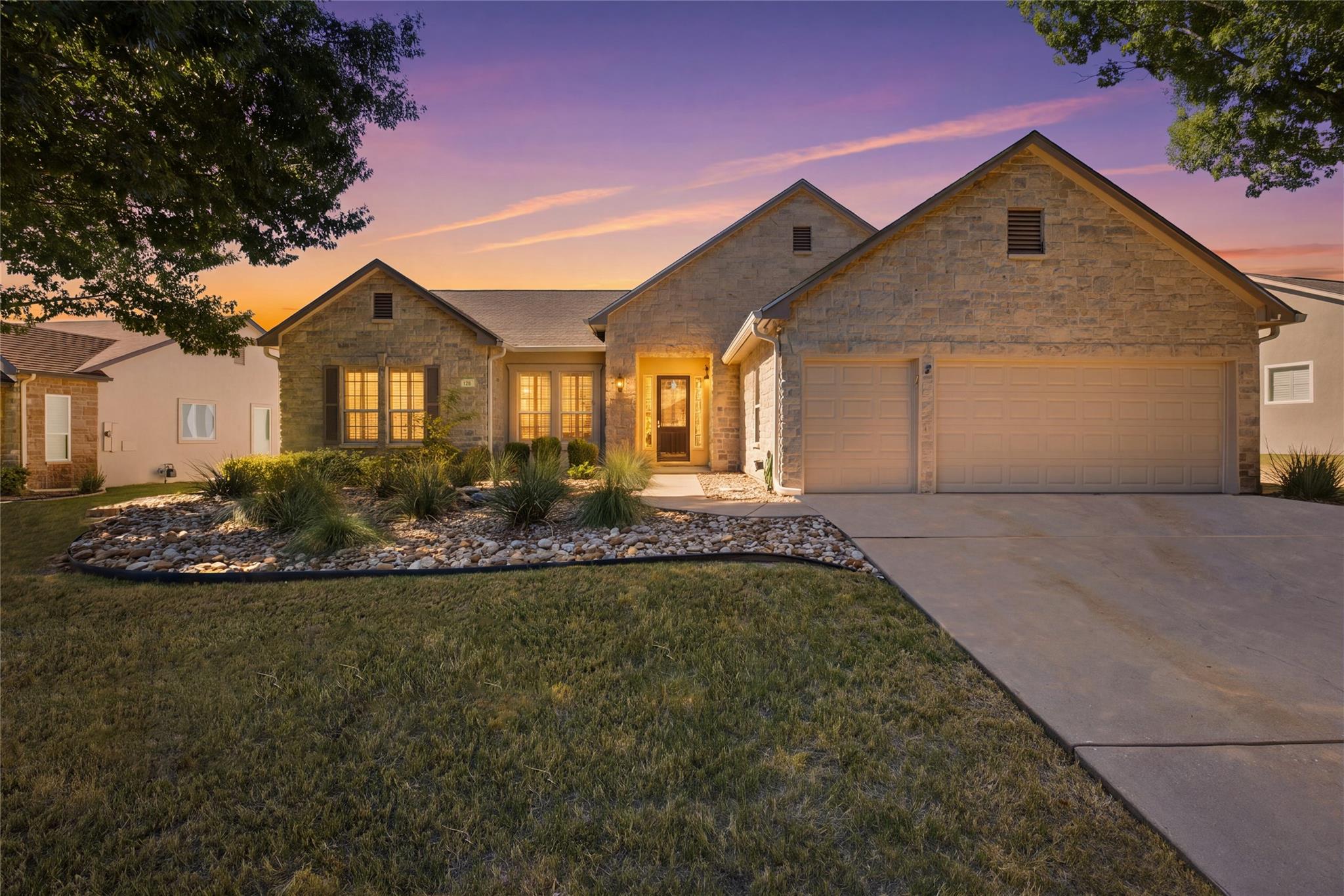 Listing photo 1 of 128  Crepe Myrtle Ln