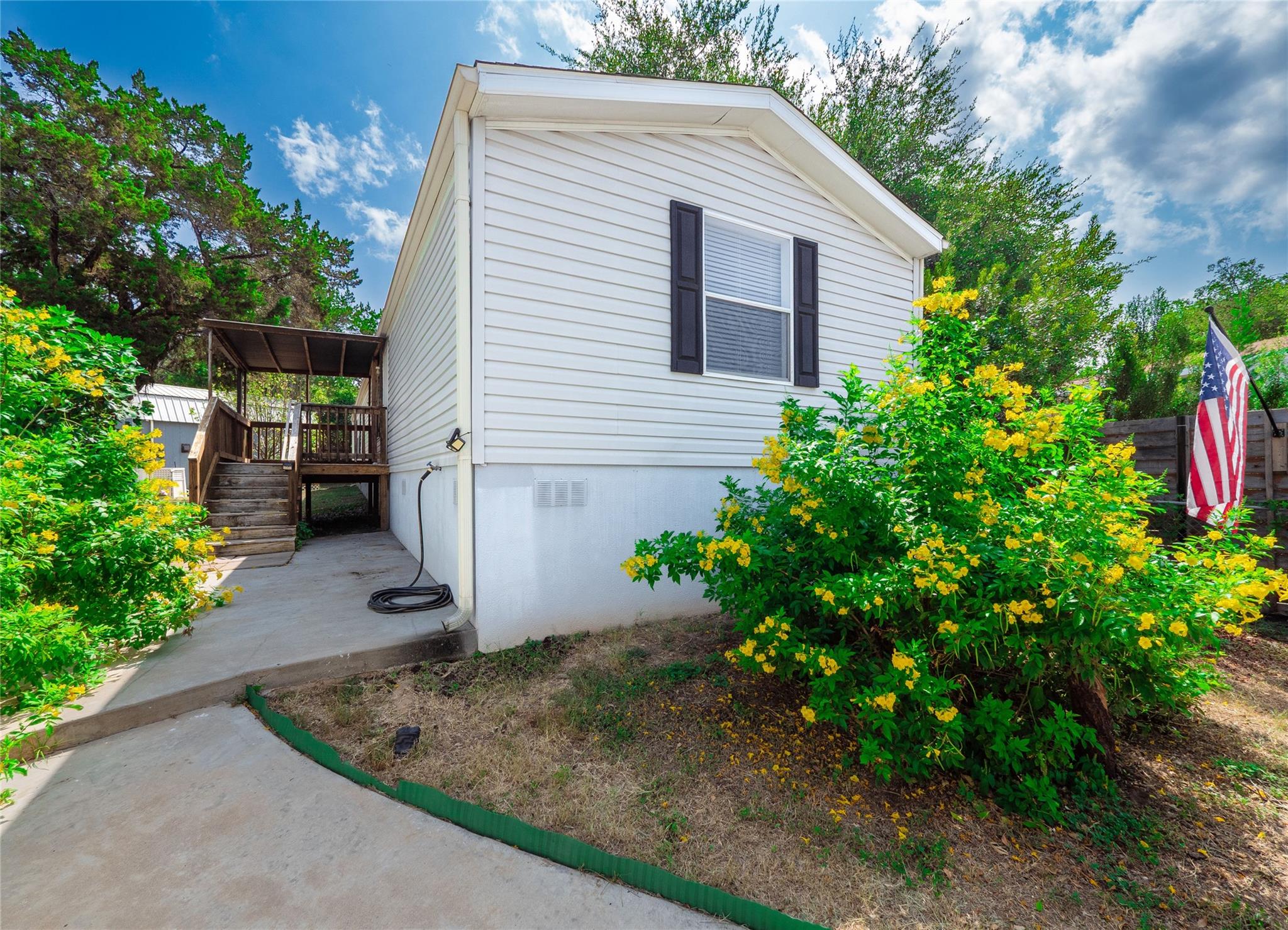 Listing photo 1 of 21302  Choctaw Cv