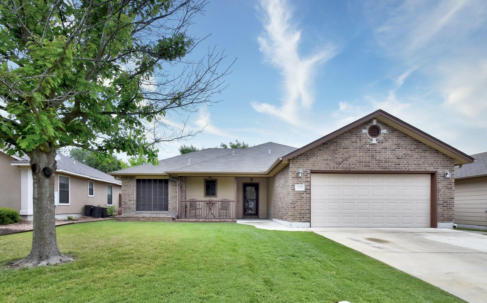 Listing photo 1 of 2251  Hazelwood Dr