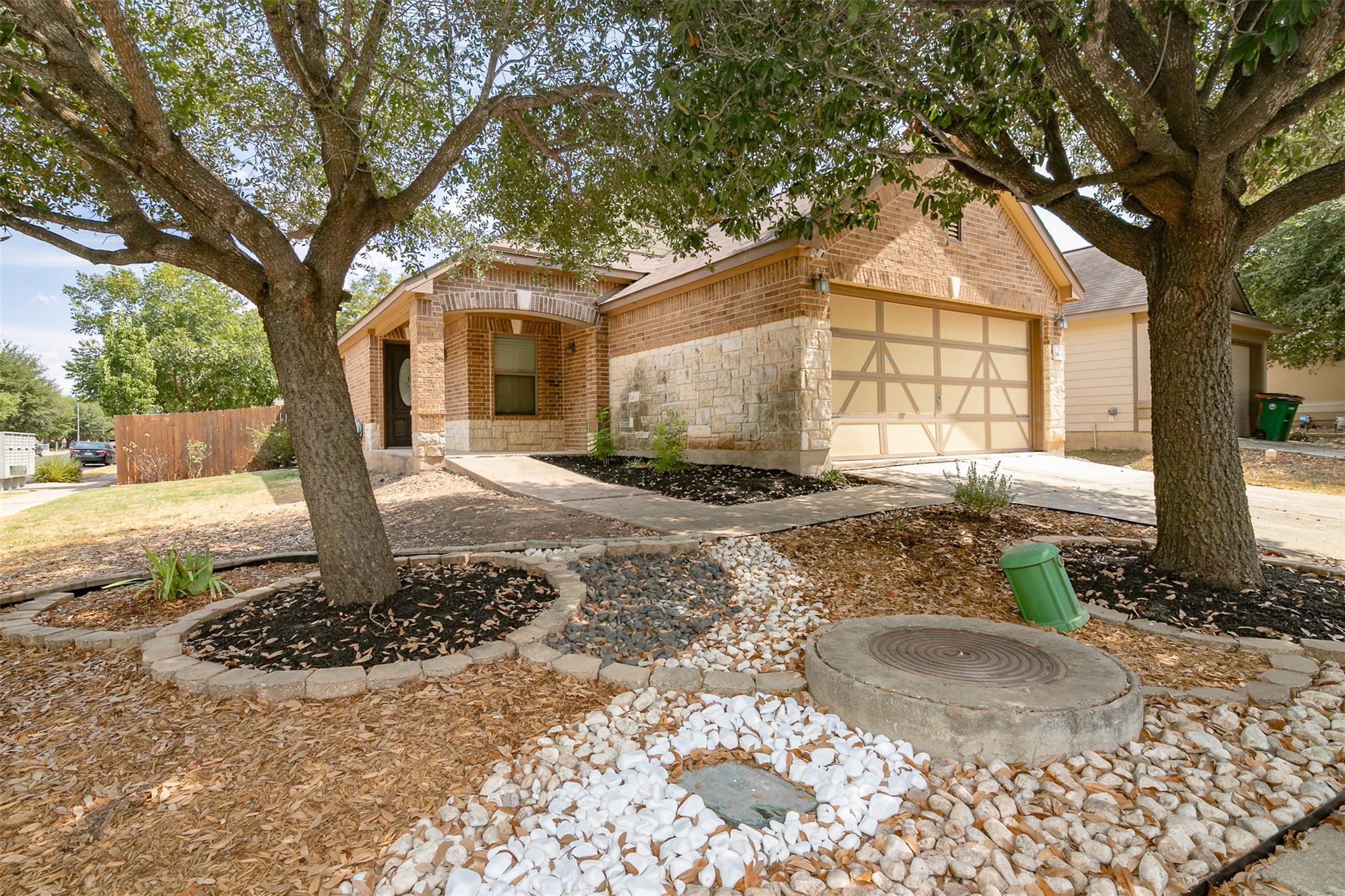 Listing photo 1 of 8801  Edmundsbury Dr