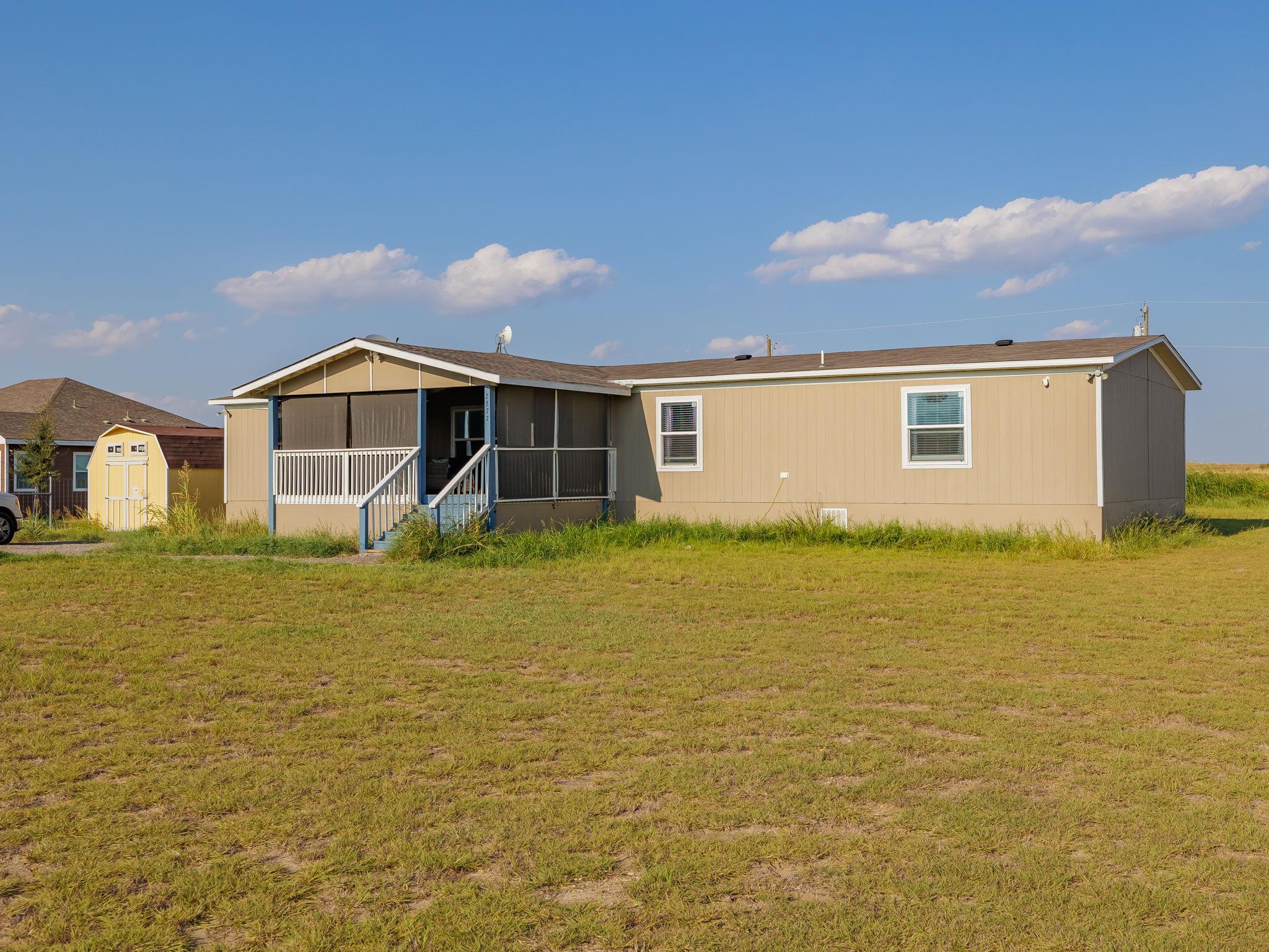 A well-maintained manufactured home with a spacio