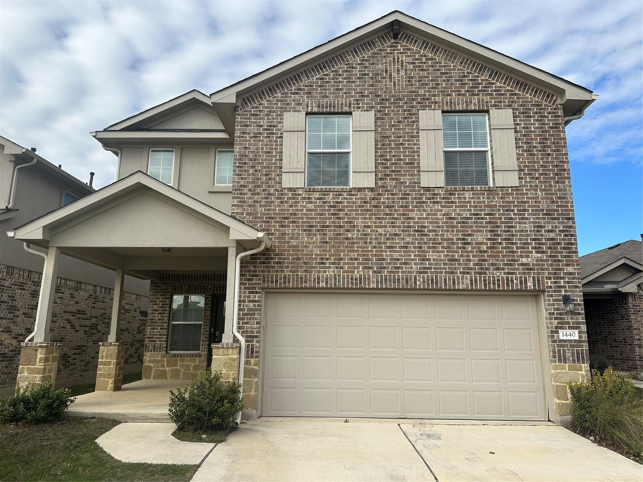 Listing photo 1 of 1440  Fairhaven Gtwy