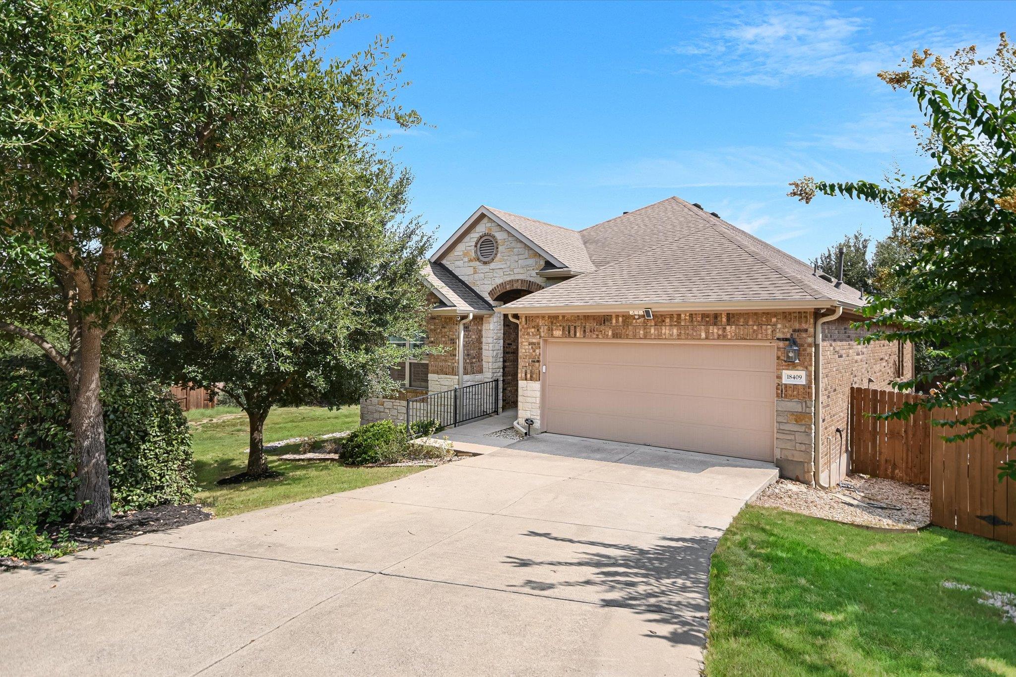 Listing photo 1 of 18409  Deleon Bayou Ln