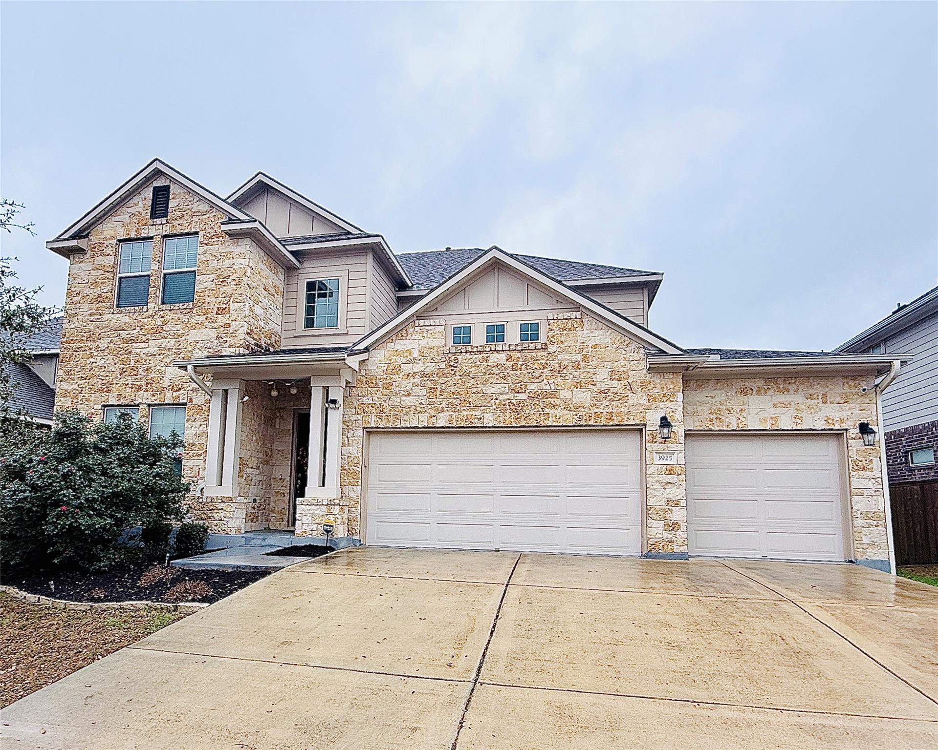 Listing photo 1 of 3925  Gildas Path