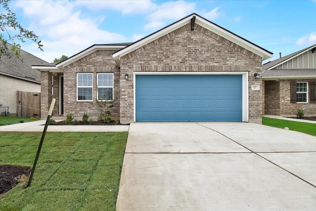 Listing photo 1 of 117  Lacey Oak Loop