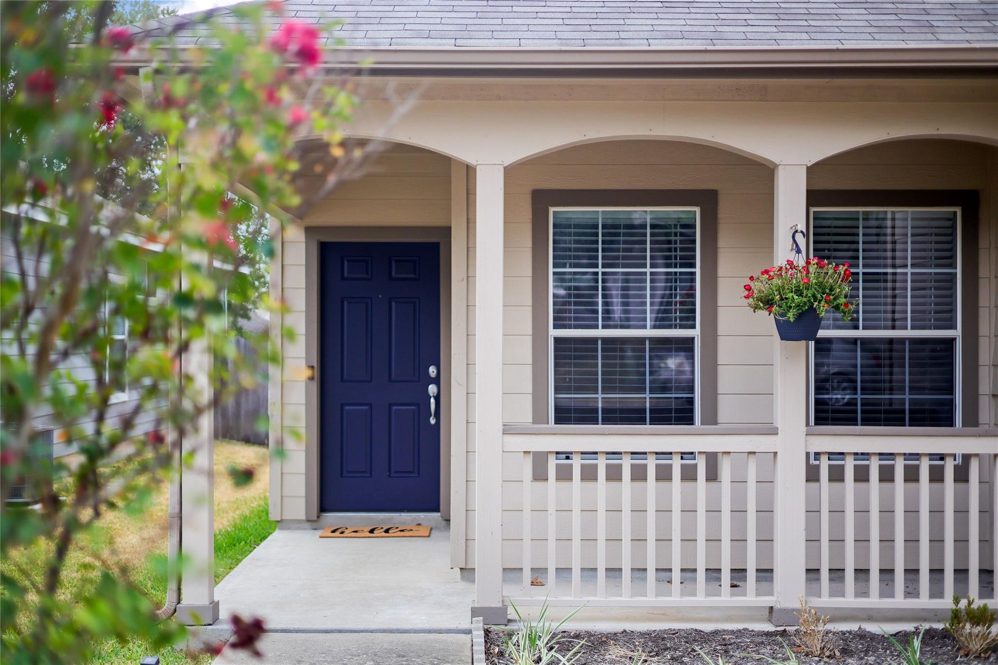 Listing photo 1 of 2103  Charlotte Estates Dr
