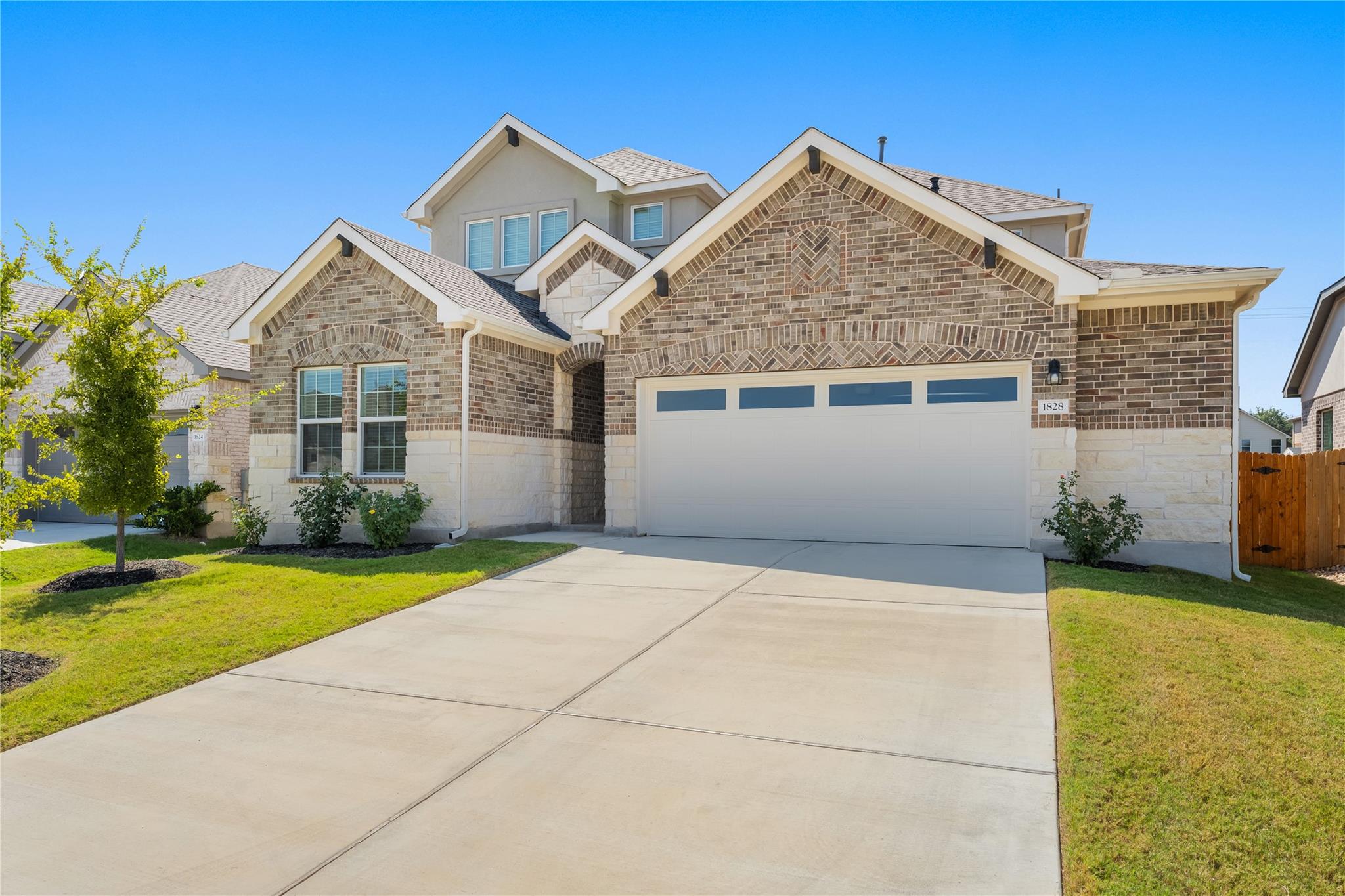 Listing photo of 1828  Walnut Grove Bnd
