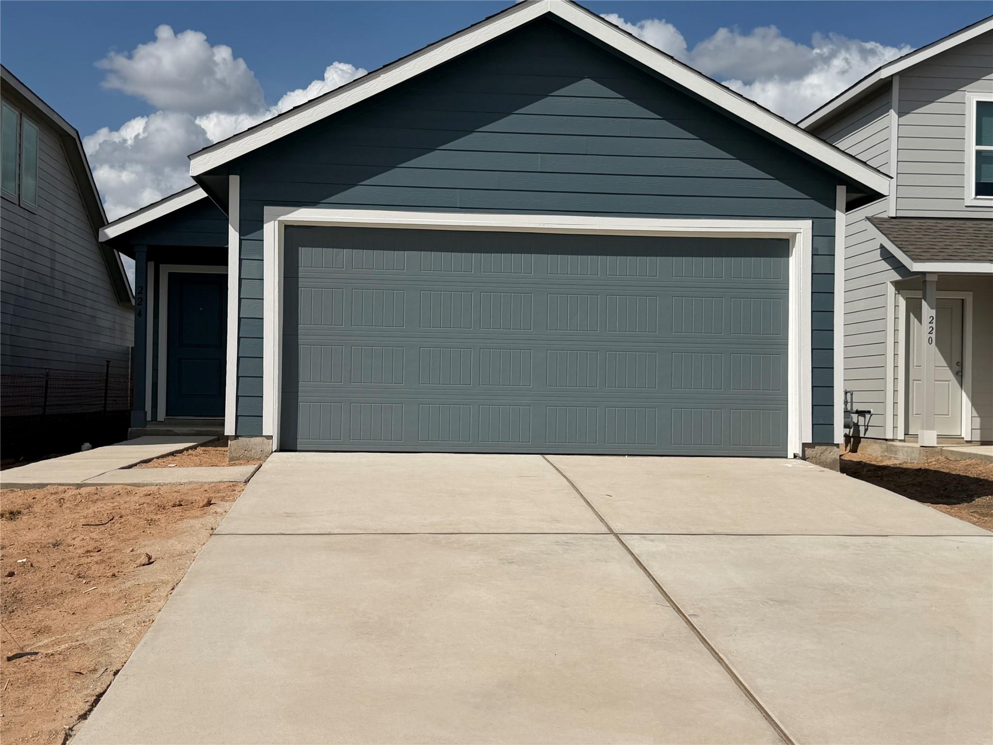 Listing photo 1 of 224  Mets Way