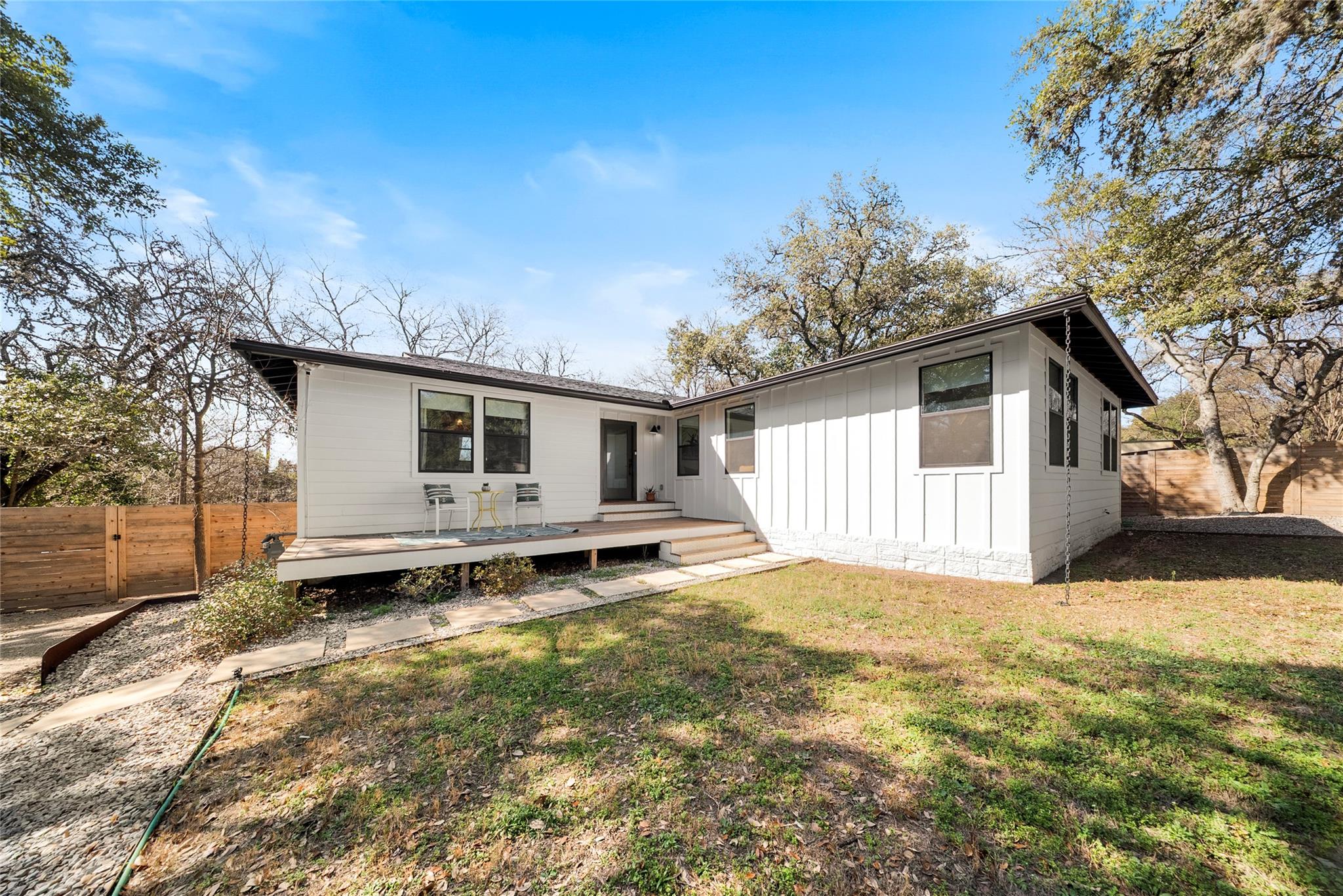 Listing photo 1 of 7702  Wynne Ln