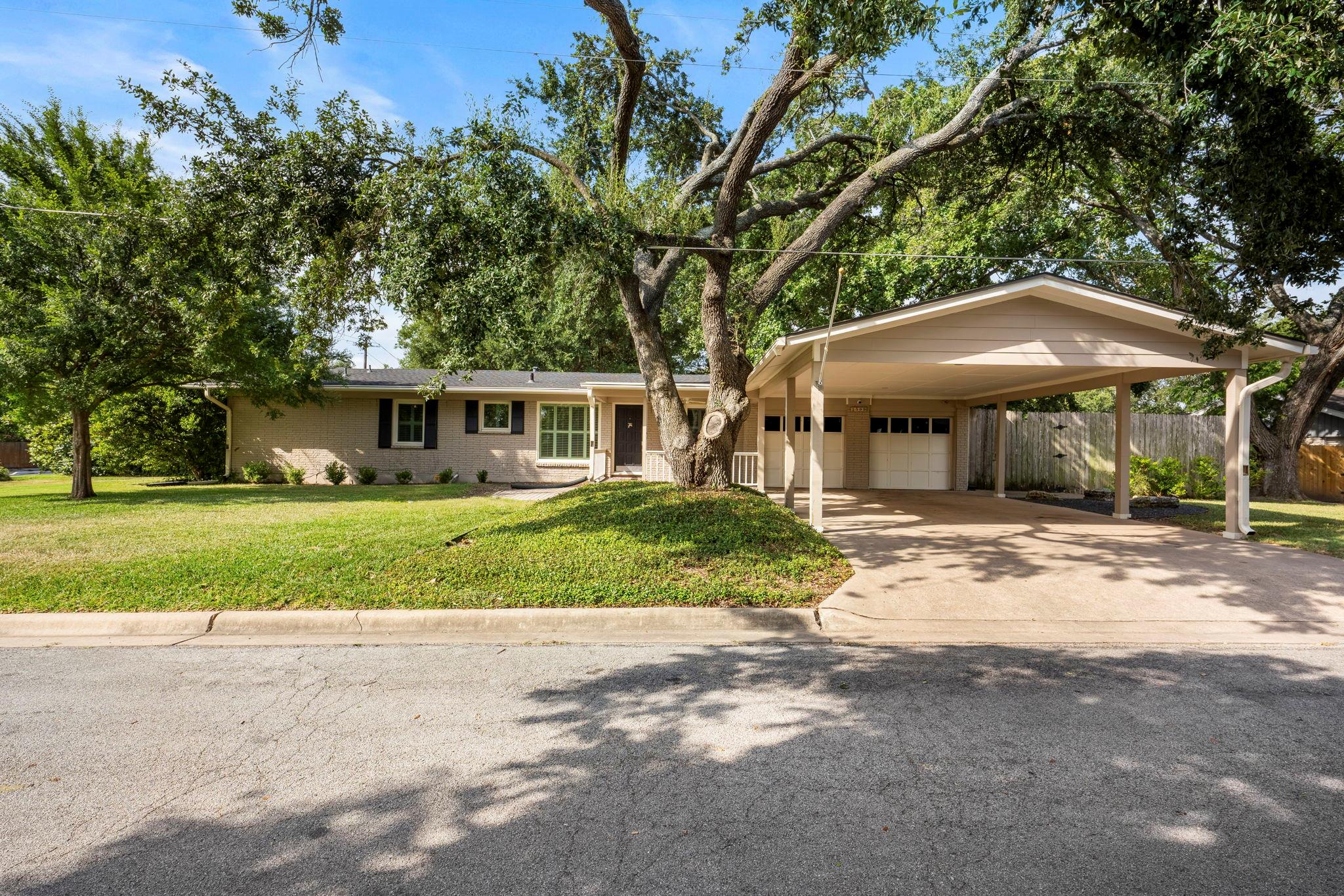 Listing photo 1 of 3509  Carla Dr