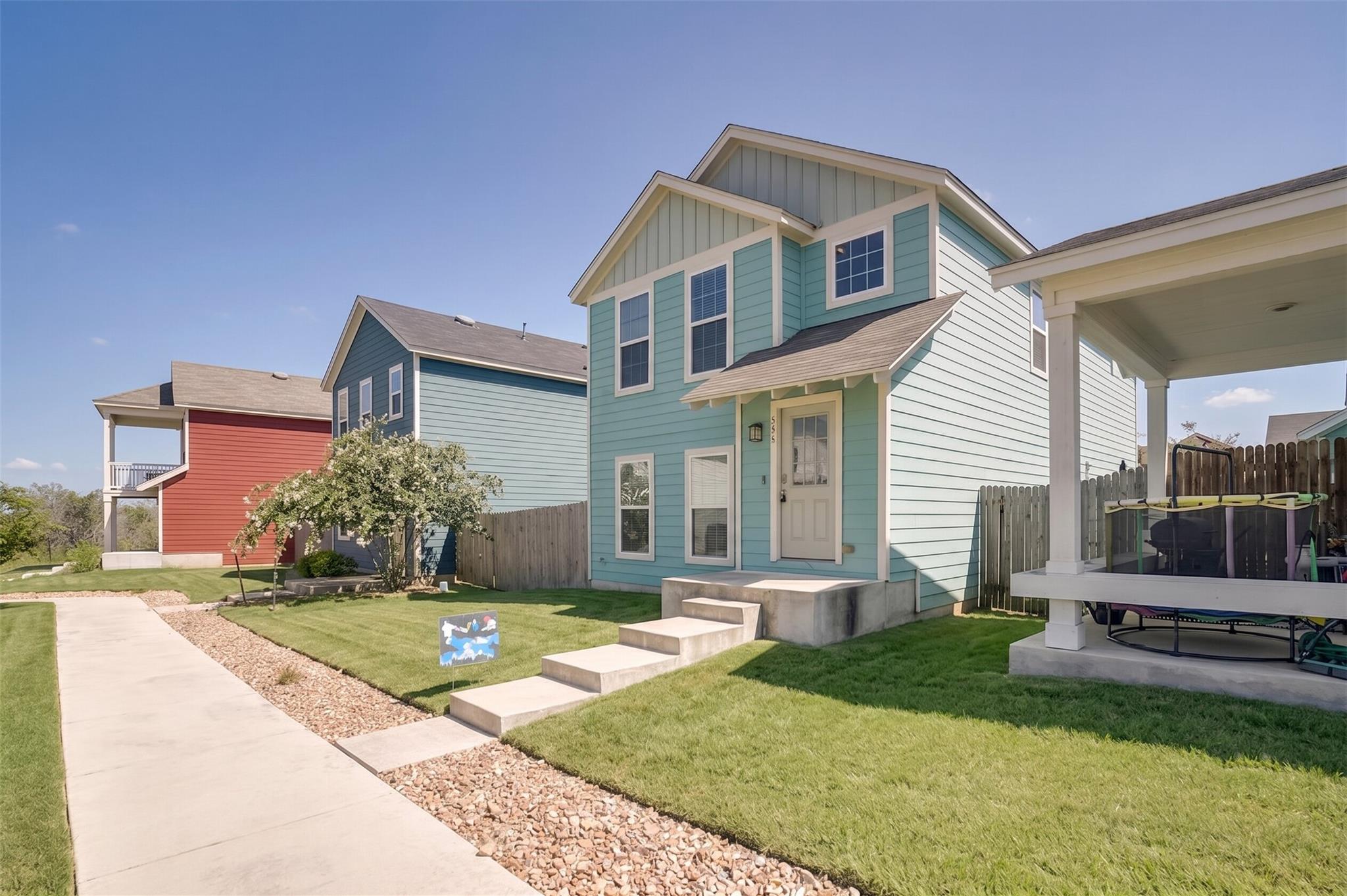Listing photo 1 of 576  Ferrule Dr
