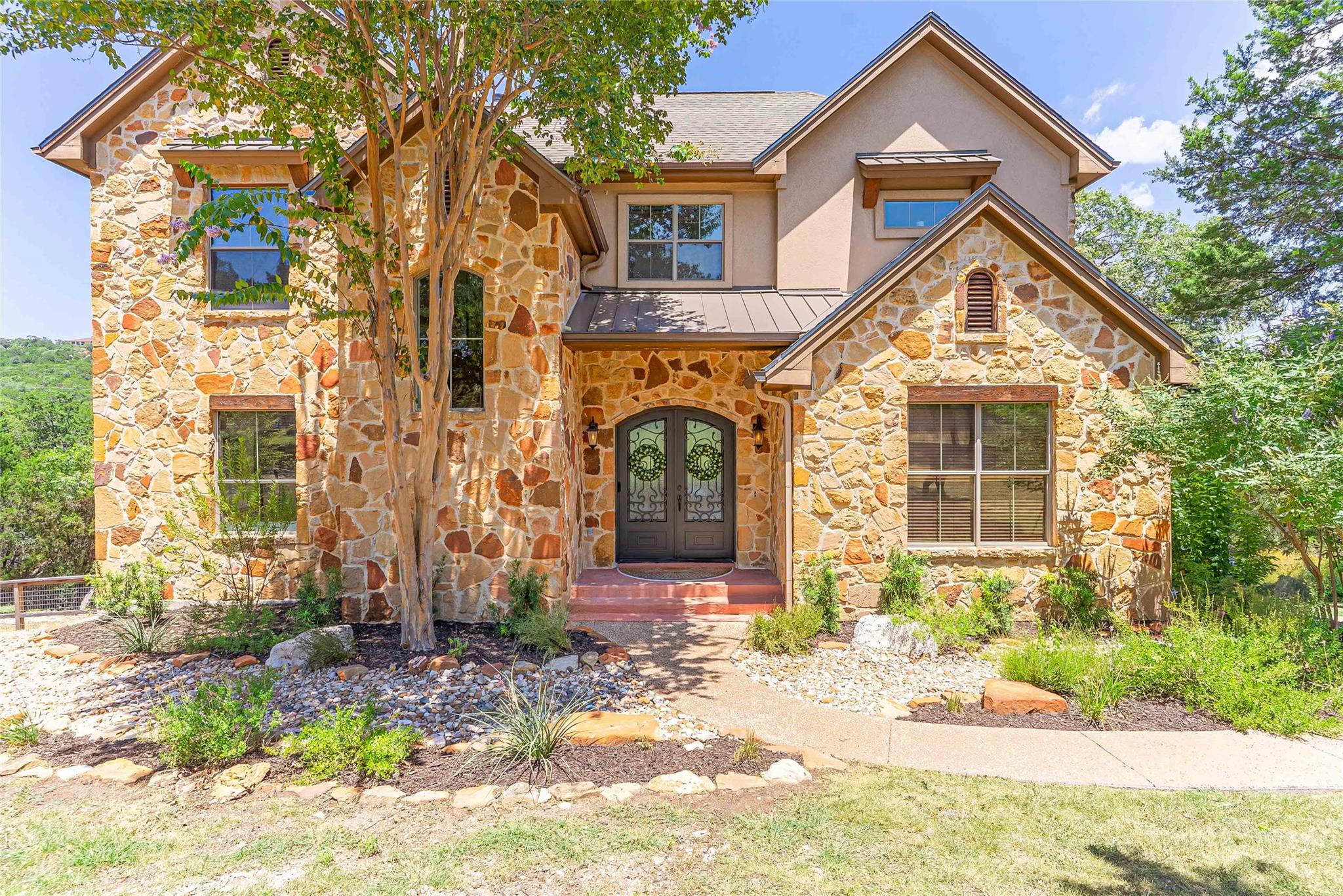 Listing photo 1 of 18202 W Reed Parks Rd