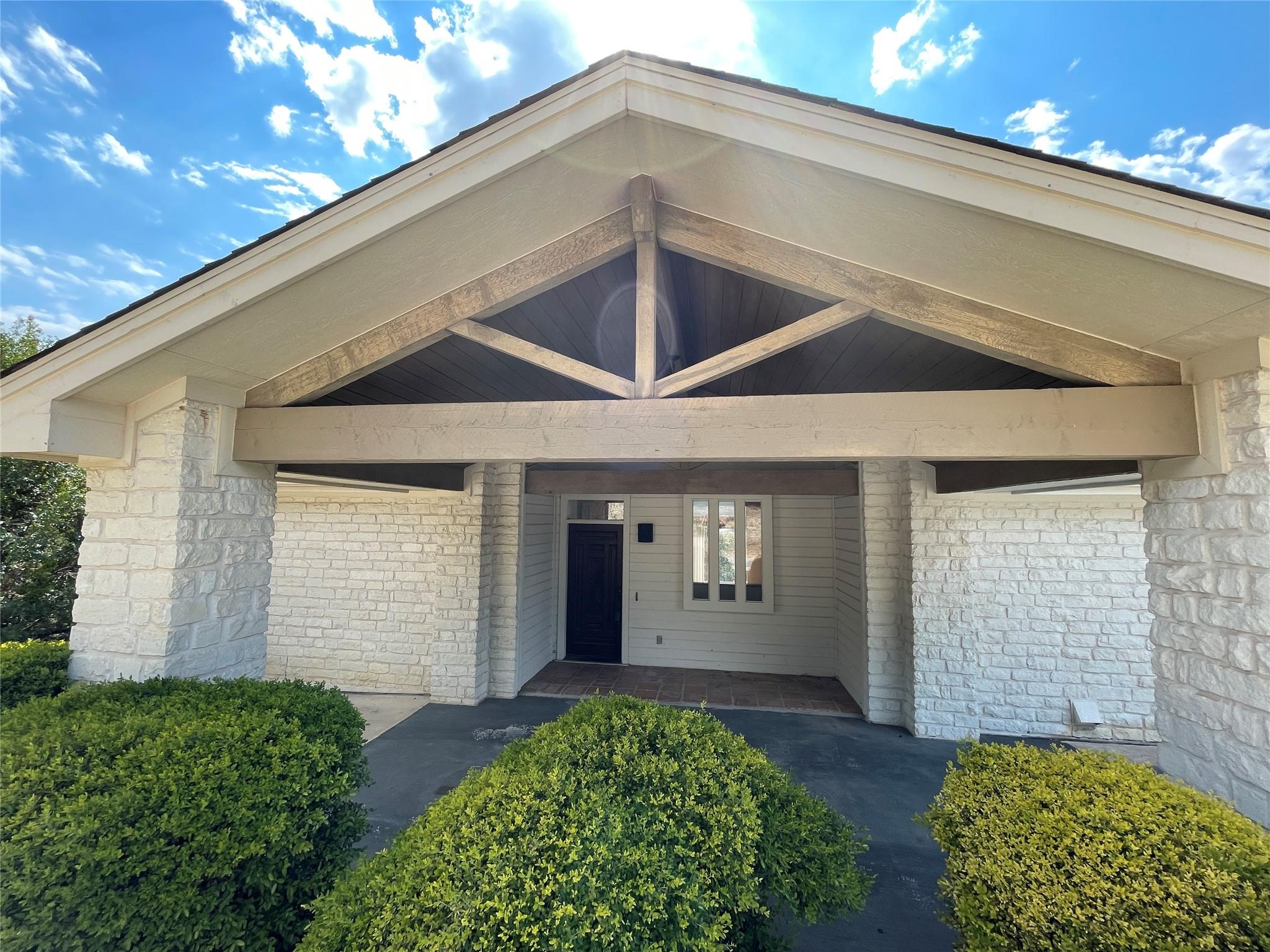 Listing photo 1 of 4009  Eck Ln