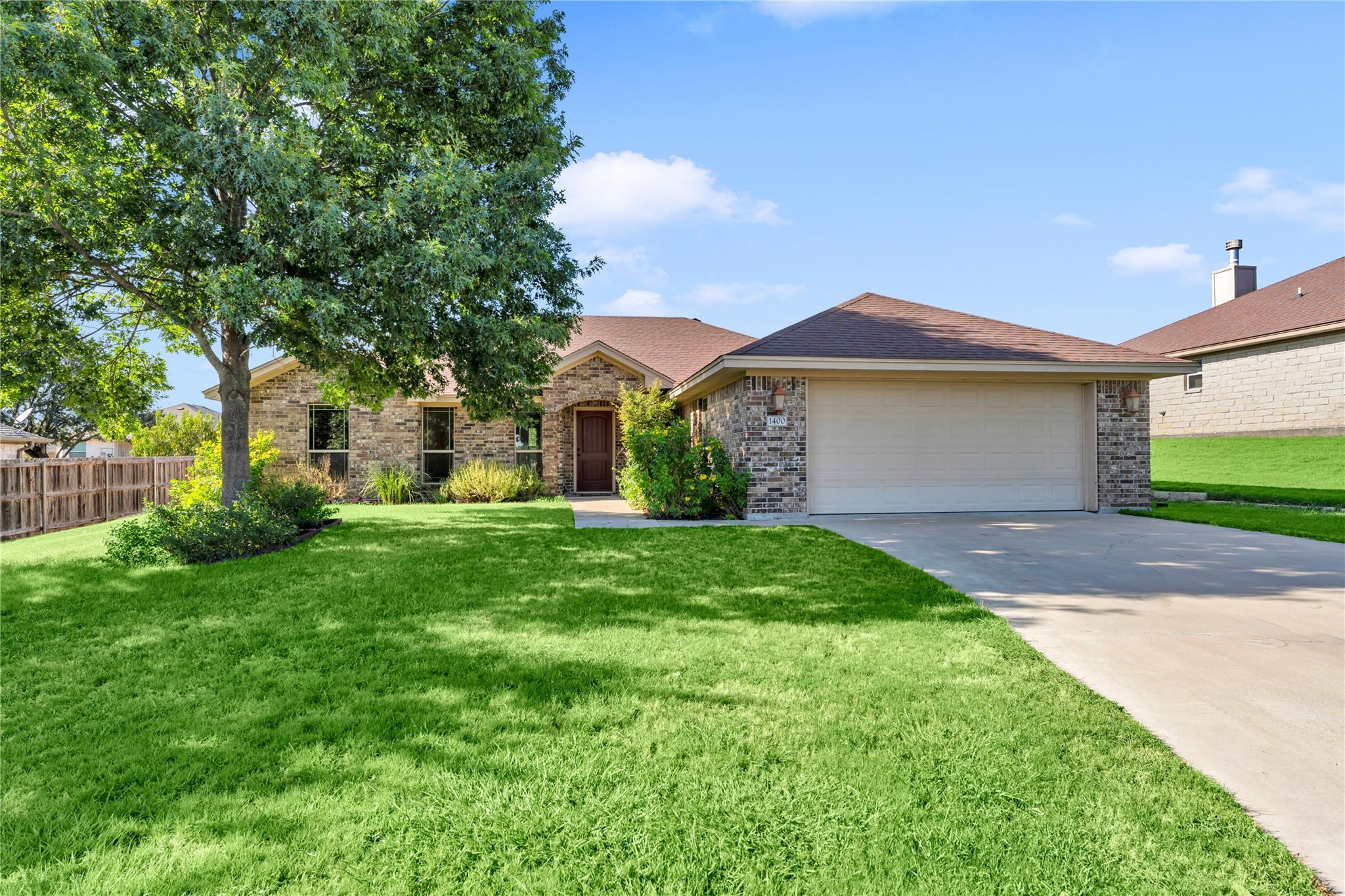 Listing photo 1 of 1400  Adam Ave
