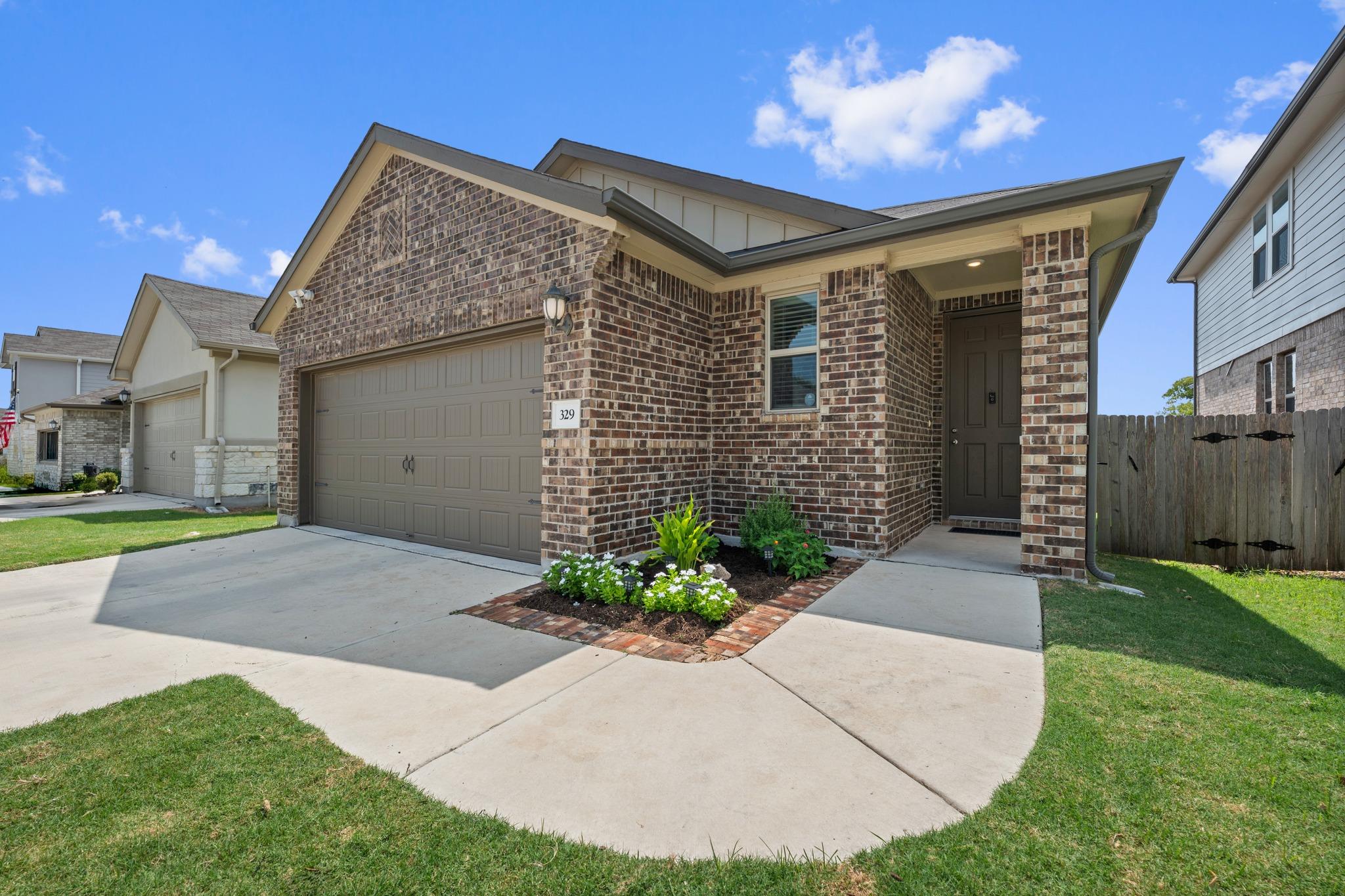 Listing photo 1 of 329  Serpens St