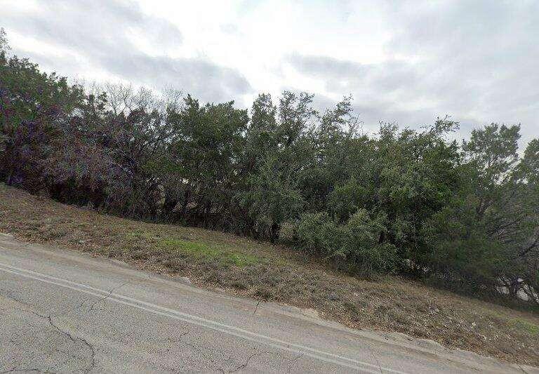Listing photo 1 of 714  Duck Lake Dr