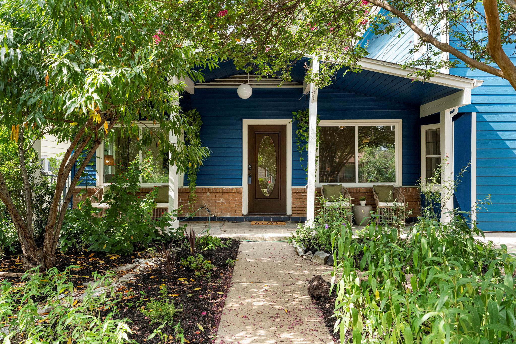 Listing photo 1 of 3201  Kay St