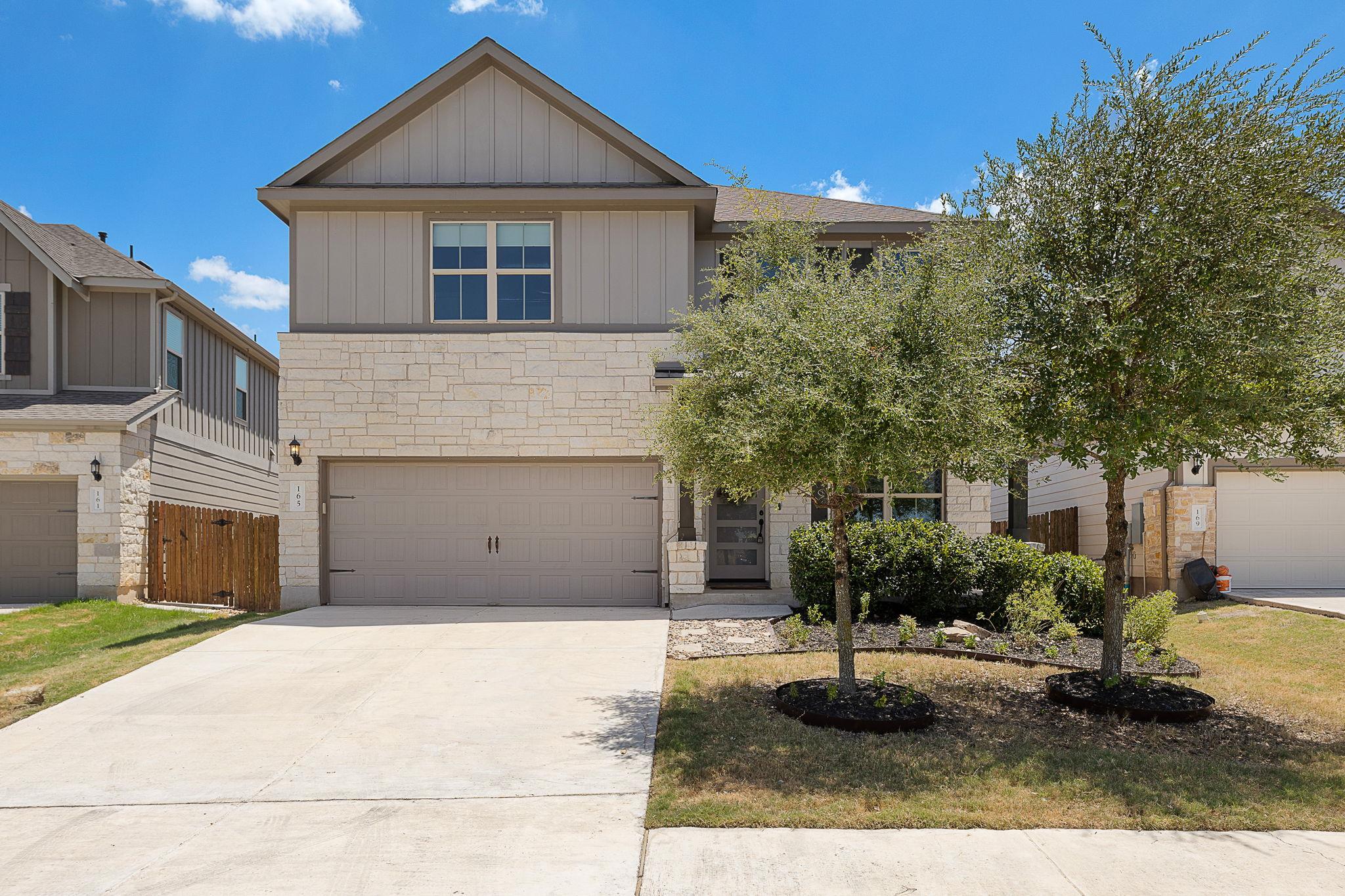 Listing photo 1 of 165  Cascata Way