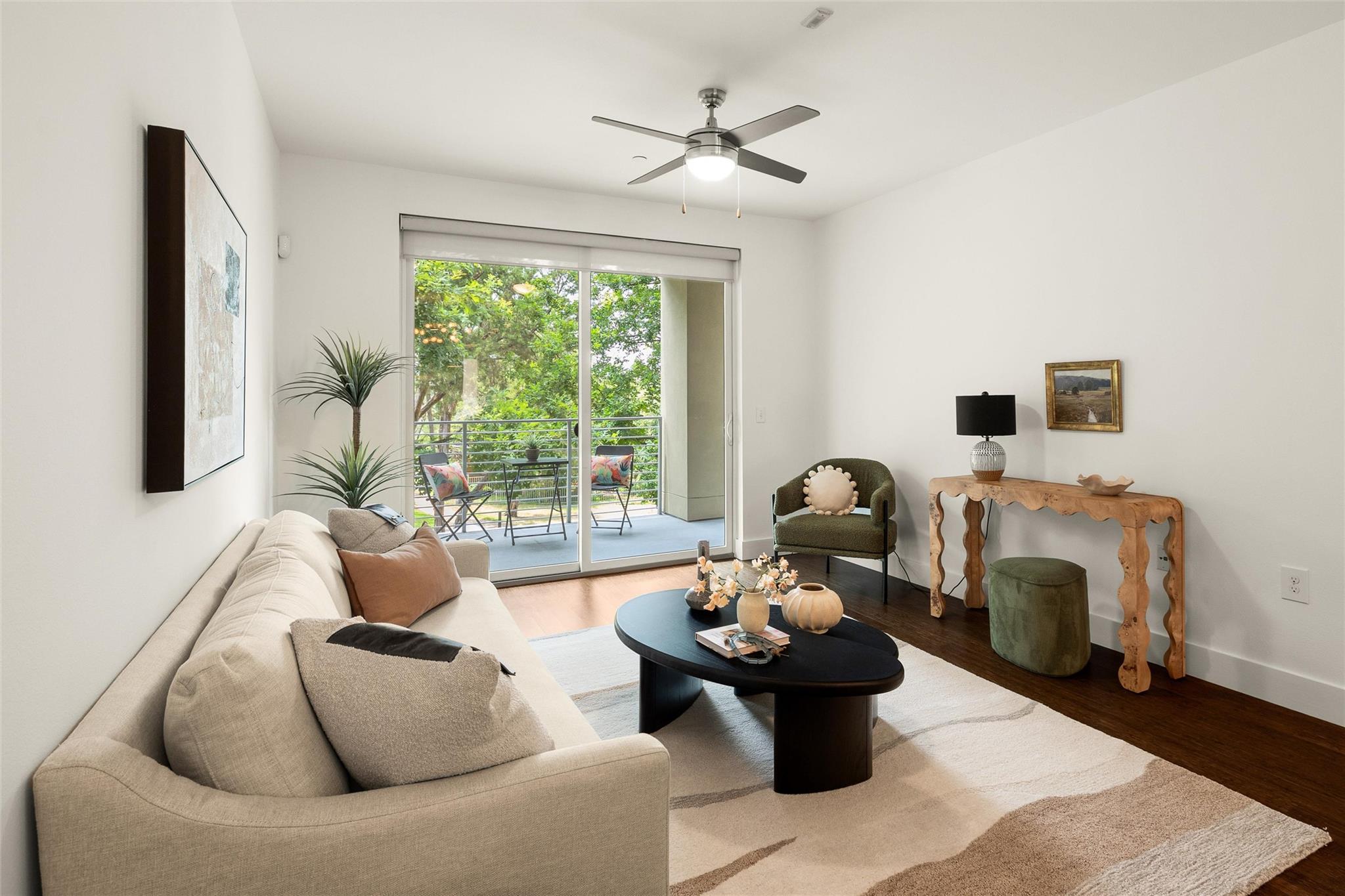 Listing photo 1 of 2804  Treble Ln  #923
