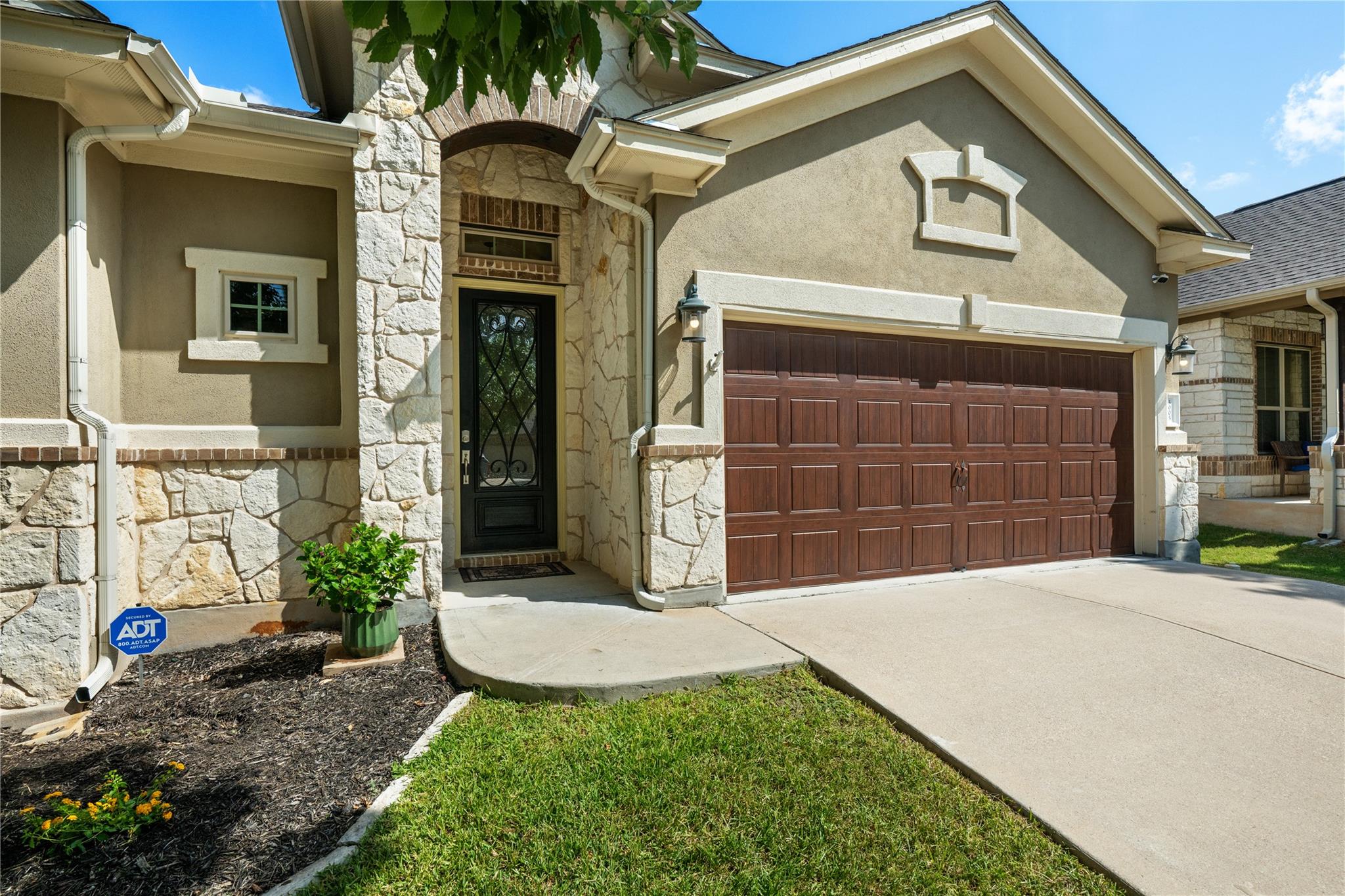 Listing photo 1 of 3005  Paseo De Charros None