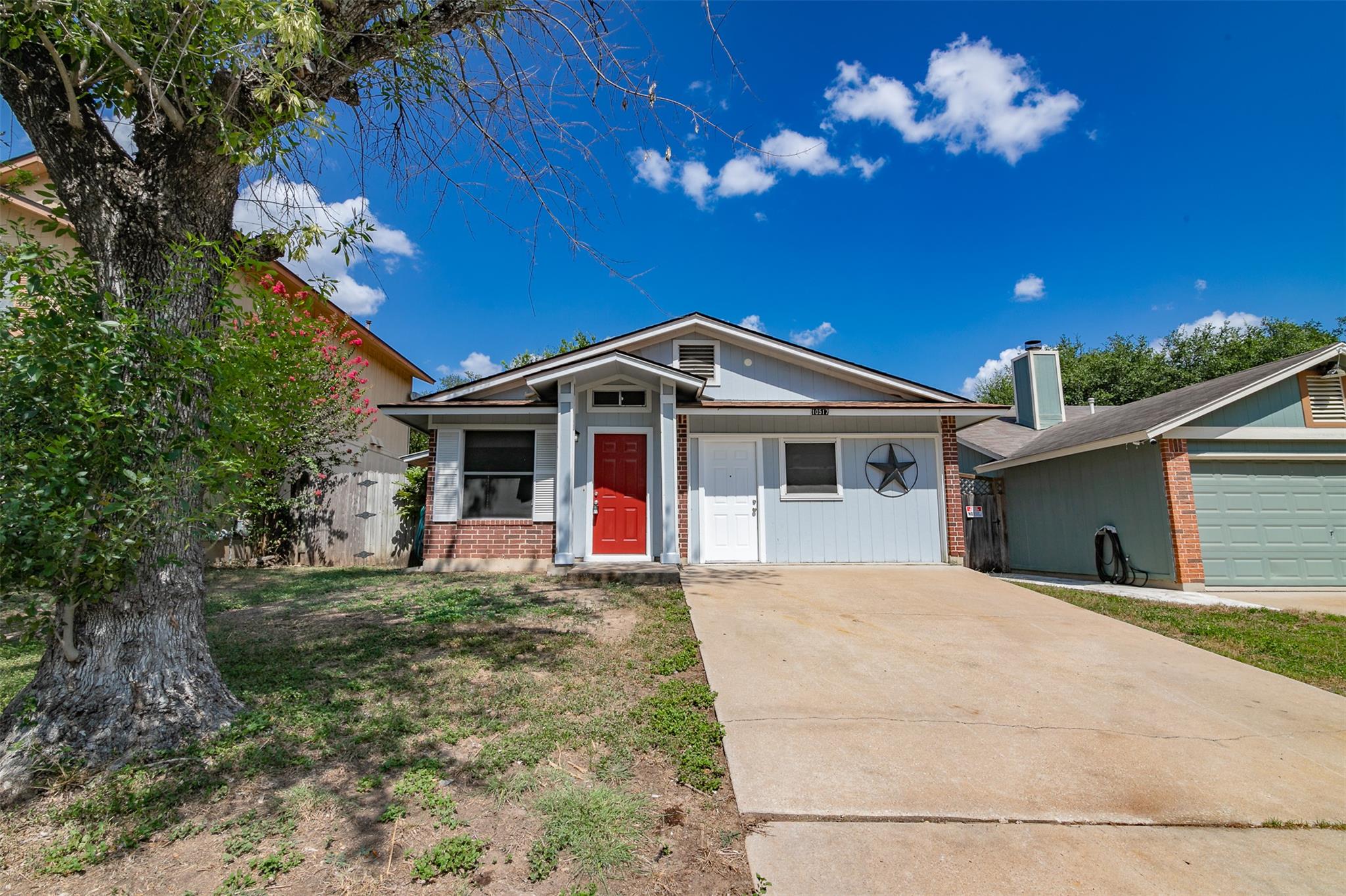 Listing photo 1 of 10517  ARCHDALE Dr