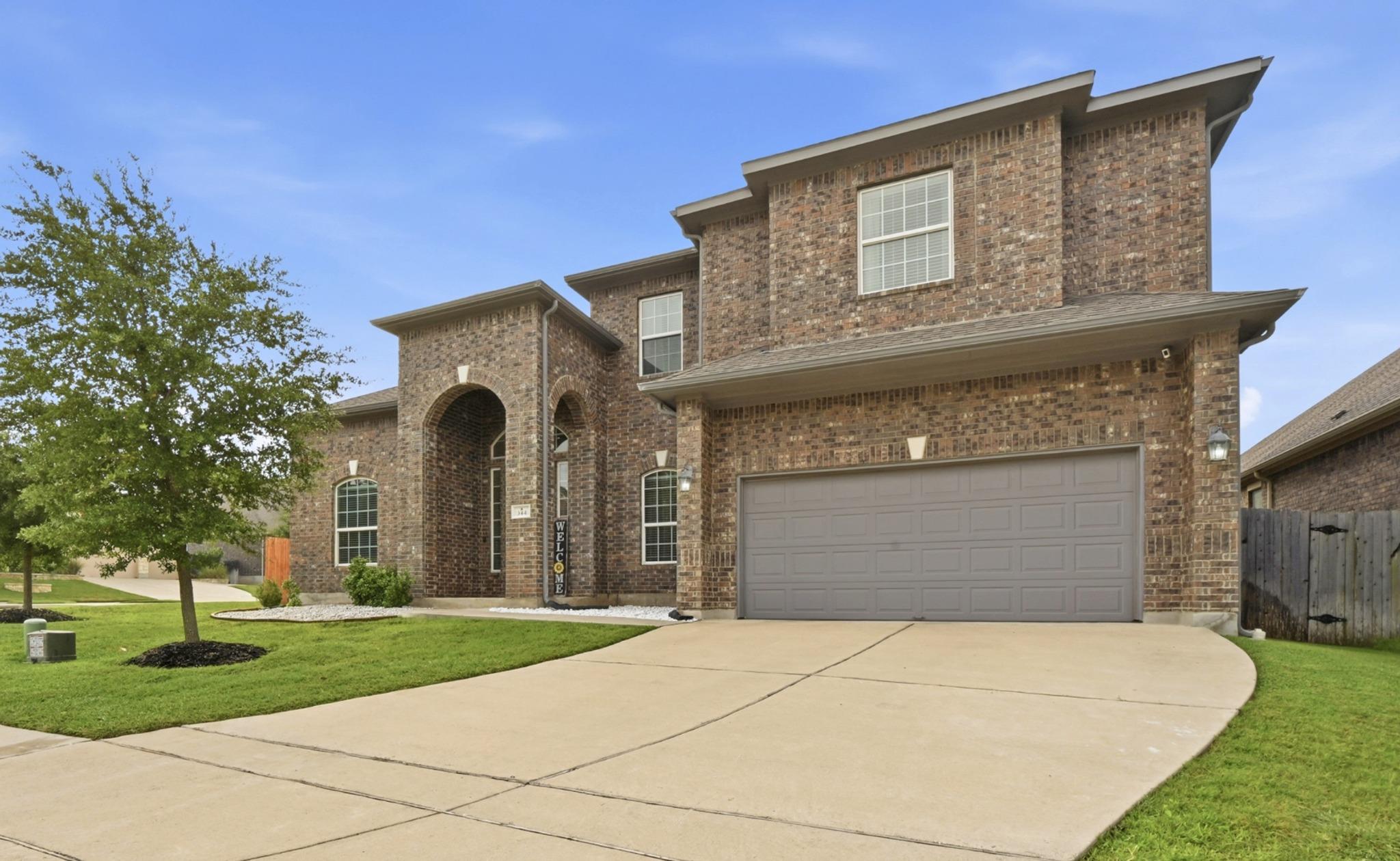 Listing photo 1 of 344  Betony Loop