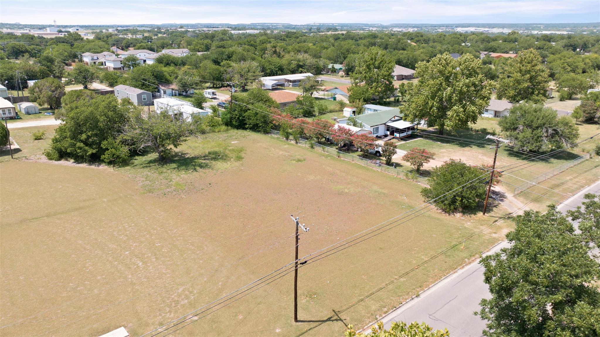 Listing photo 1 of 810  Harley Dr