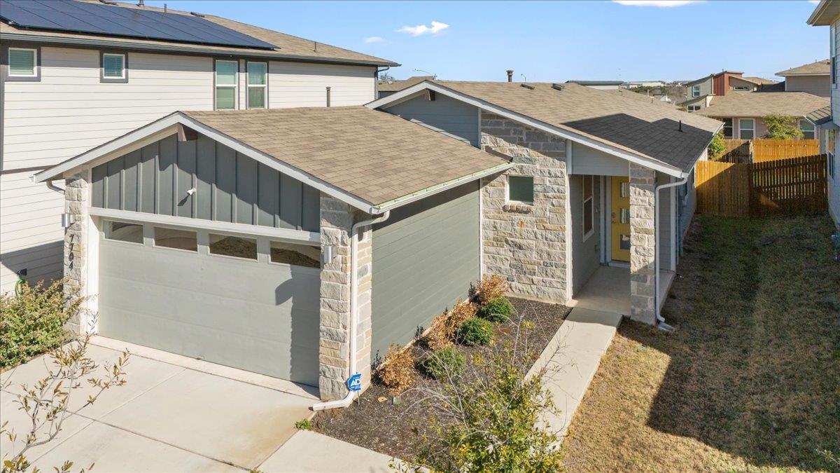 Listing photo 1 of 7704  Jacobean Way