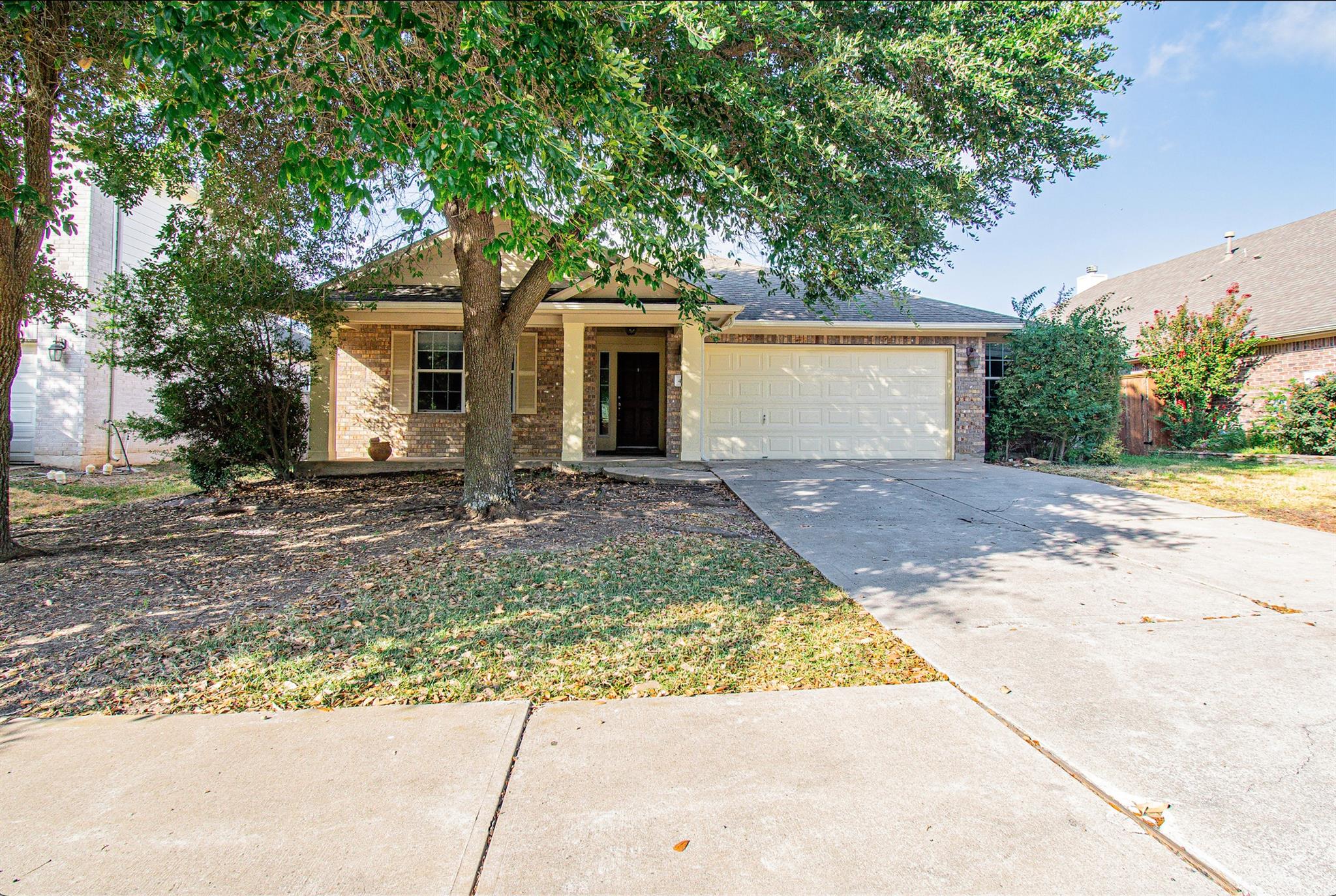 Listing photo 1 of 4193  Fairmeadow Dr