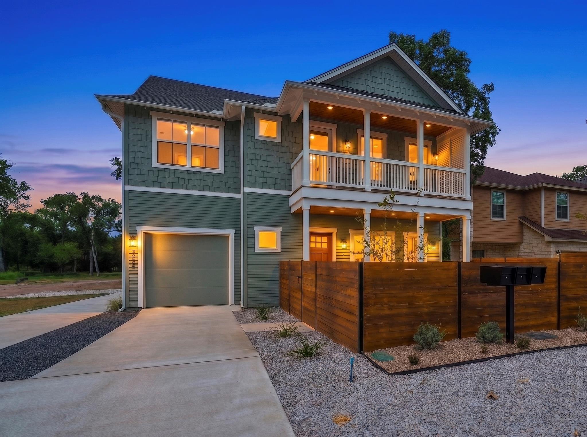 Listing photo 1 of 210 W Mockingbird Ln  #1