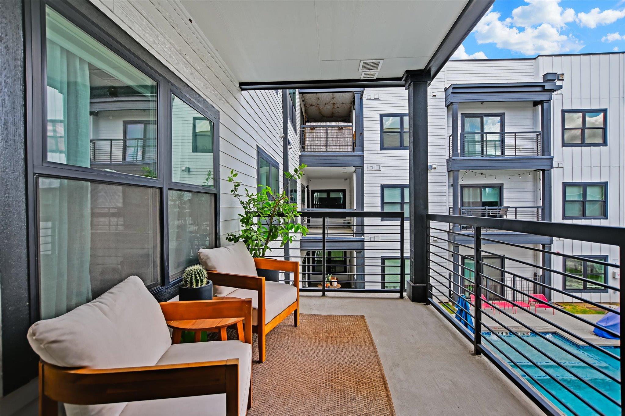 Listing photo 1 of 3101  Govalle Ave  #207