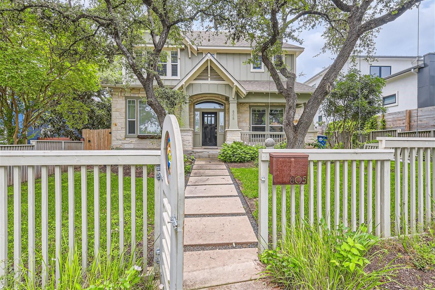 Listing photo 1 of 805 W Mary St