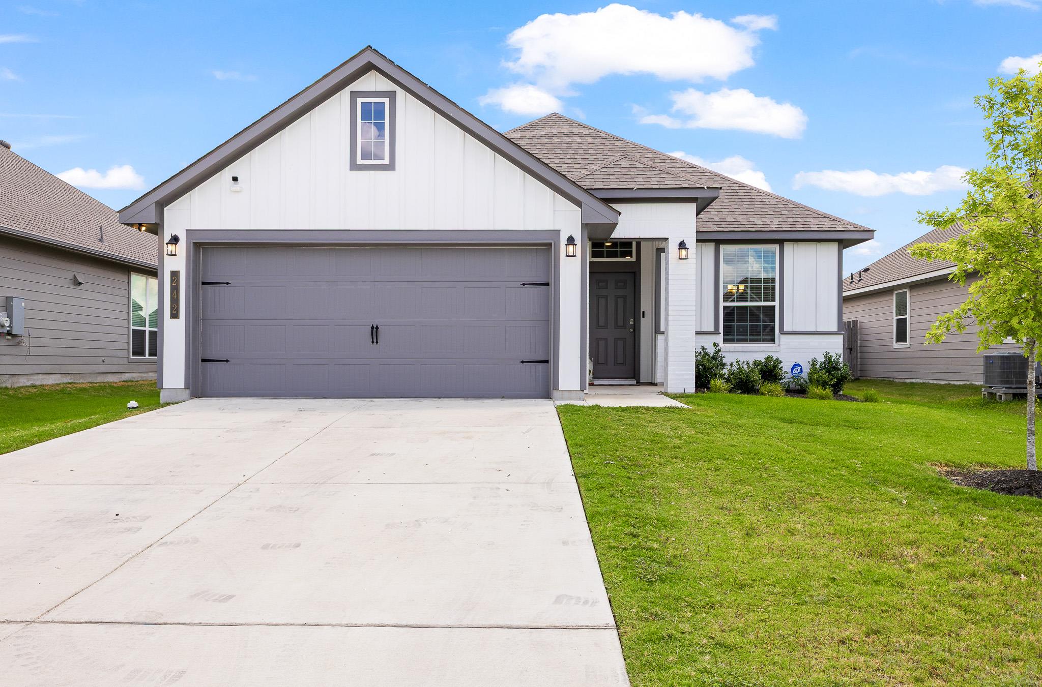 Listing photo 1 of 242  Boatright Blvd