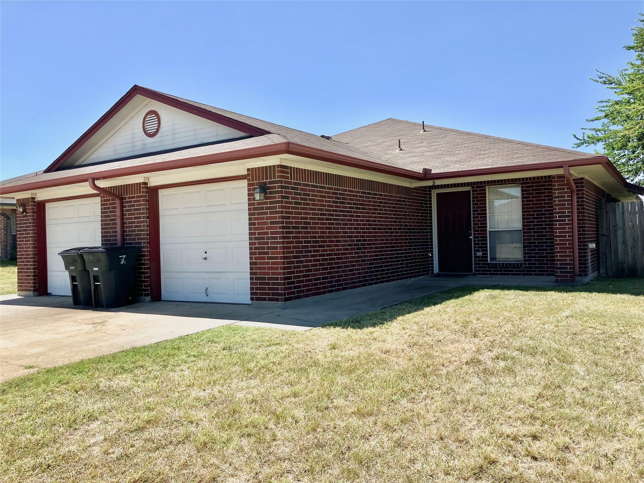 Listing photo 1 of 2606  Lucille Drive Dr  #B