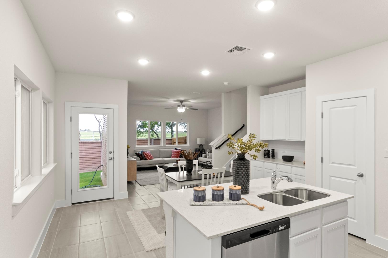 Listing photo 1 of 801  White Steppe Way