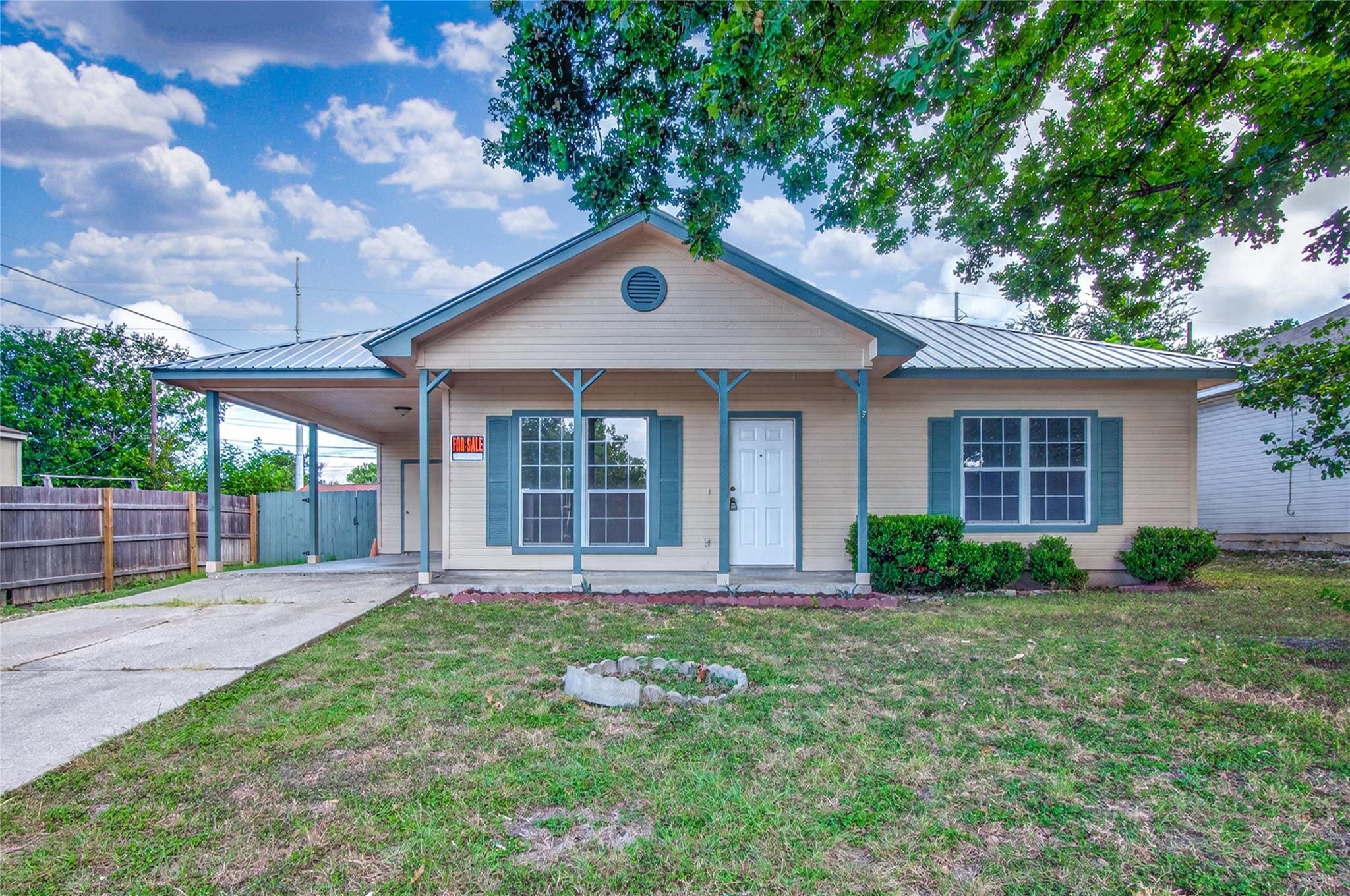 Listing photo 1 of 403  Davidson Dr