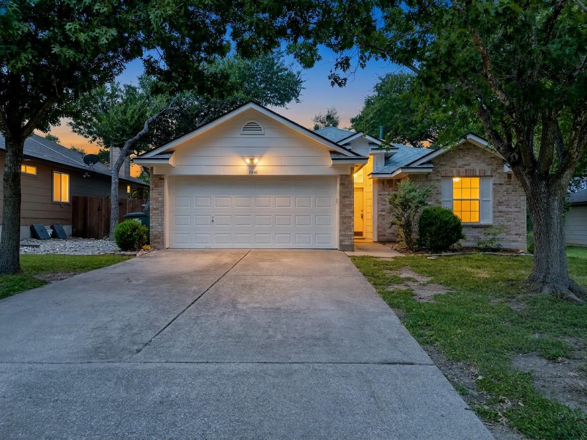 Listing photo 1 of 1841  Greening Way