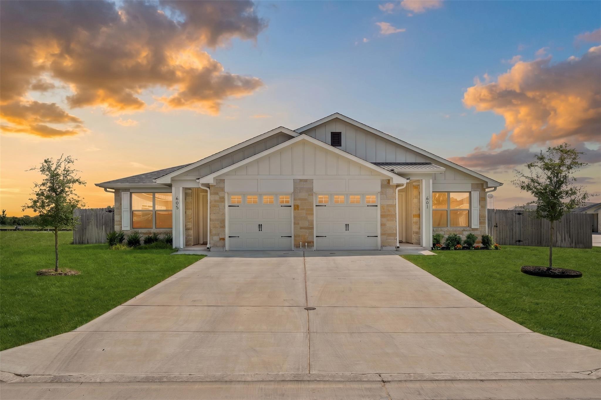 Listing photo 1 of 601  Campus St